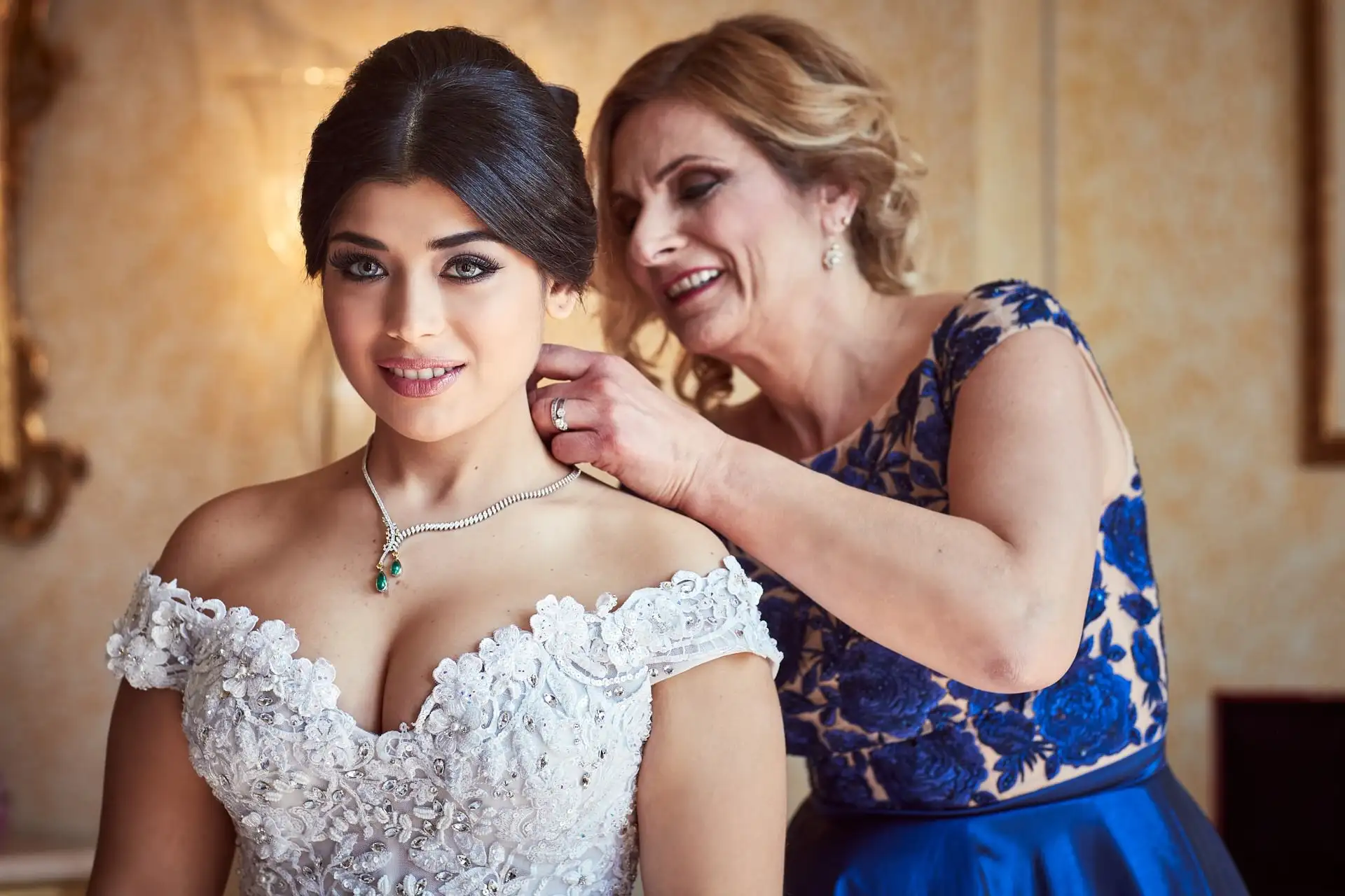 bride getting ready photos