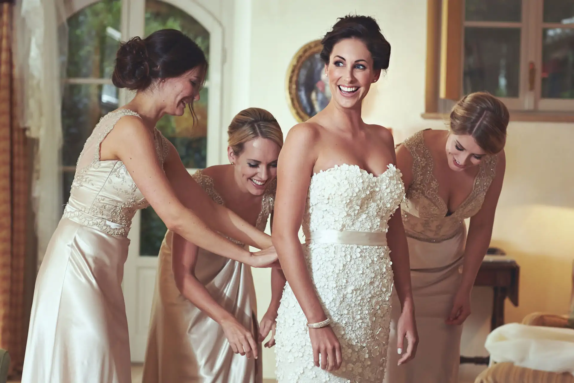 bride getting ready photos