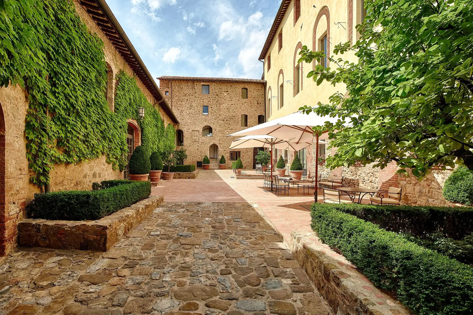 castello di banfi wedding elopement
