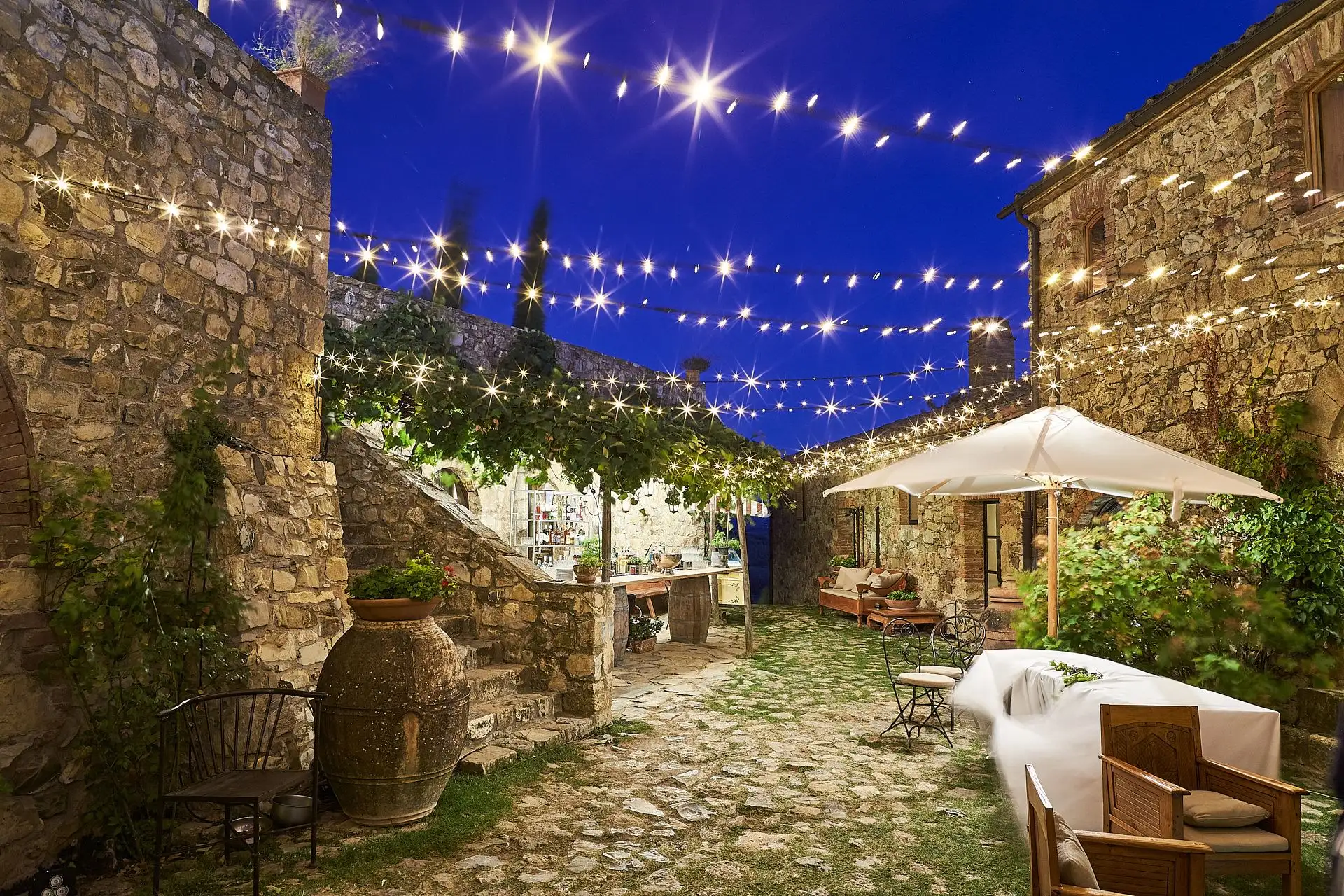 castello di vicarello wedding welcome dinner