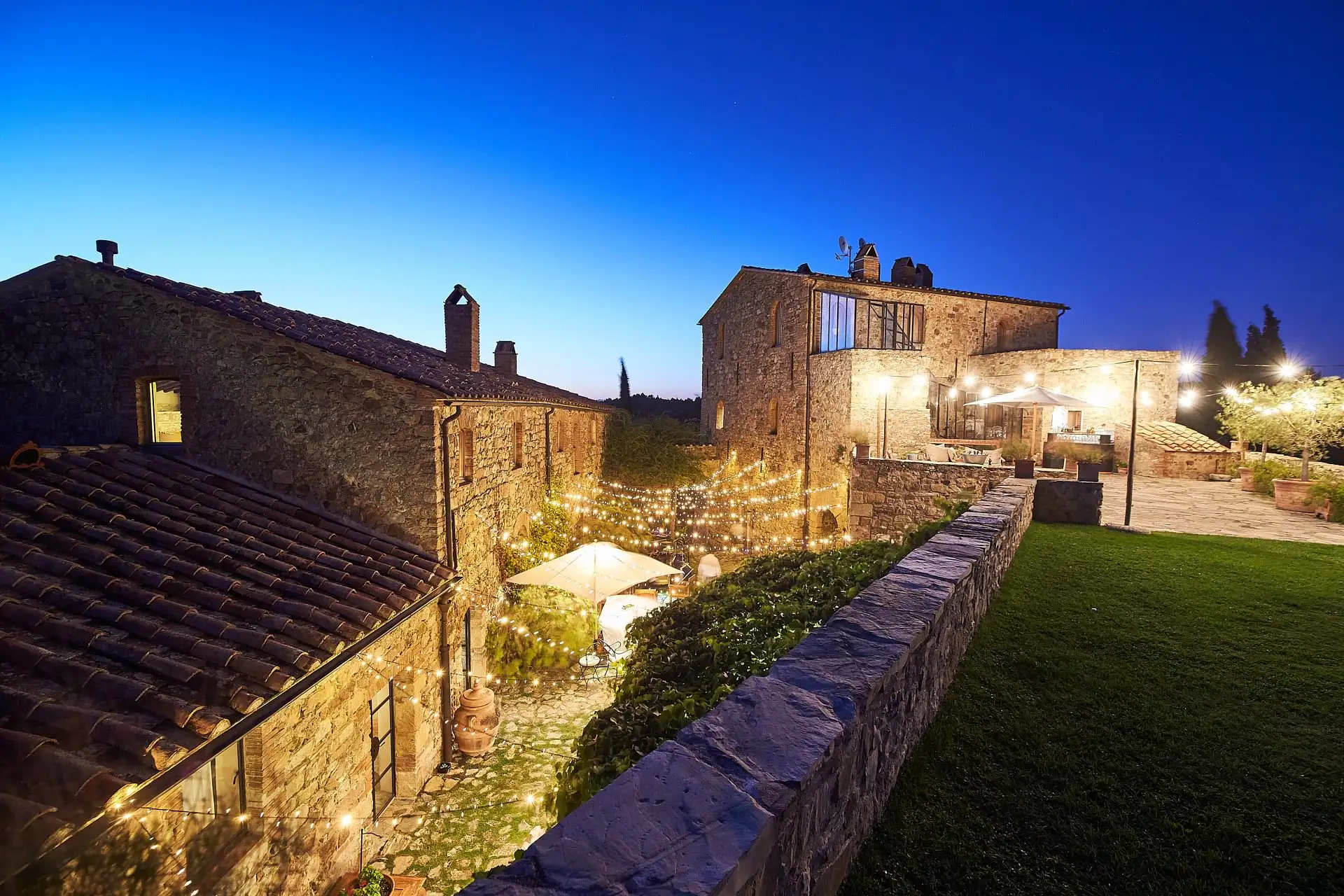 castello di vicarello wedding welcome dinner