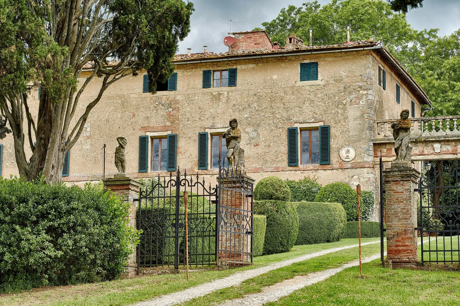 elegant english wedding near siena