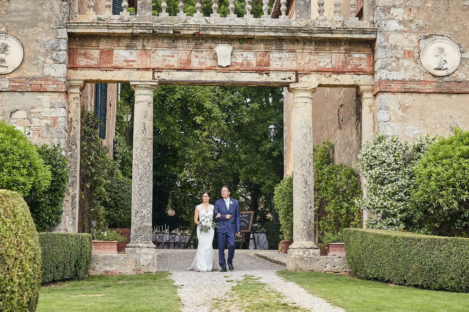 elegant english wedding near siena