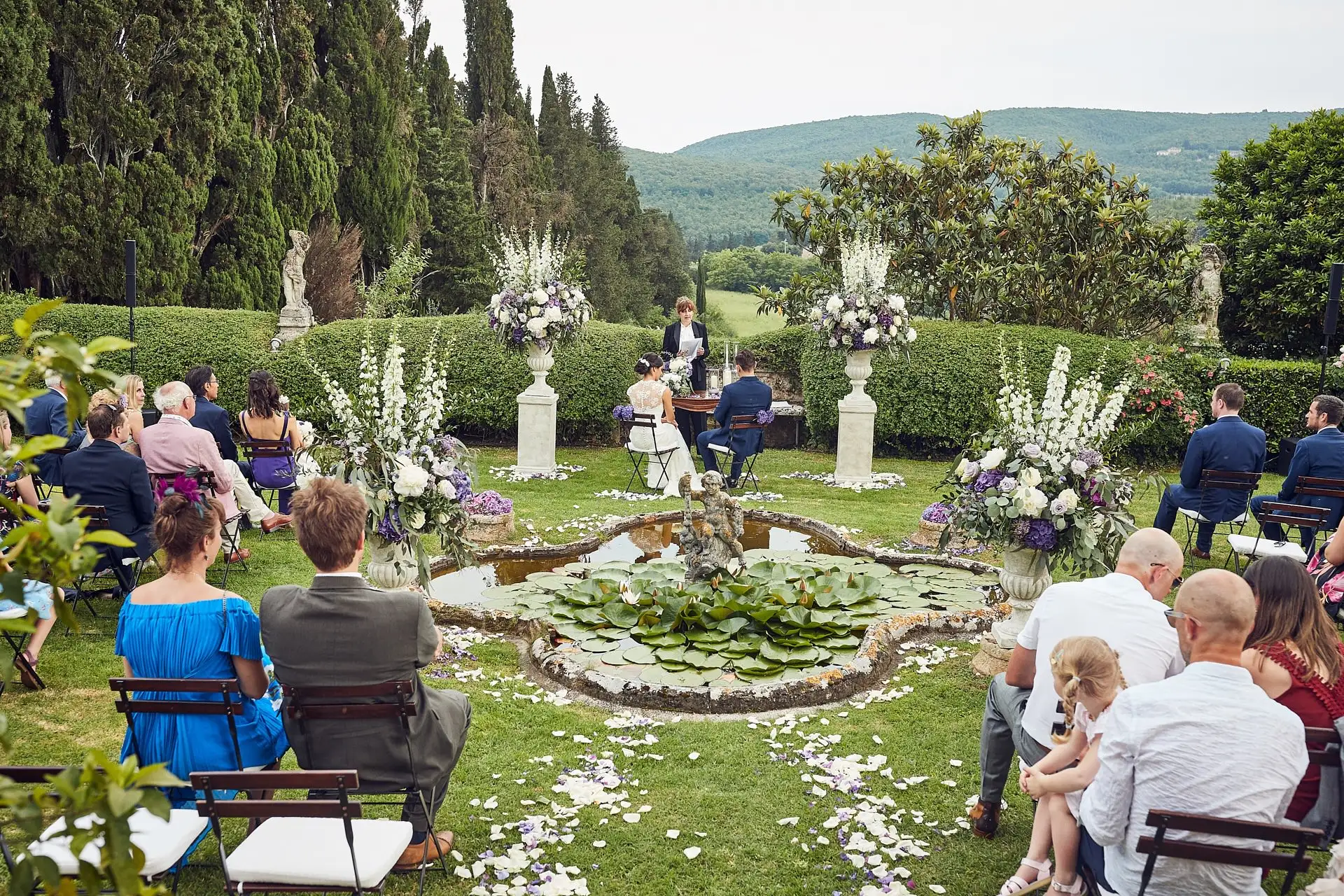 elegant english wedding near siena