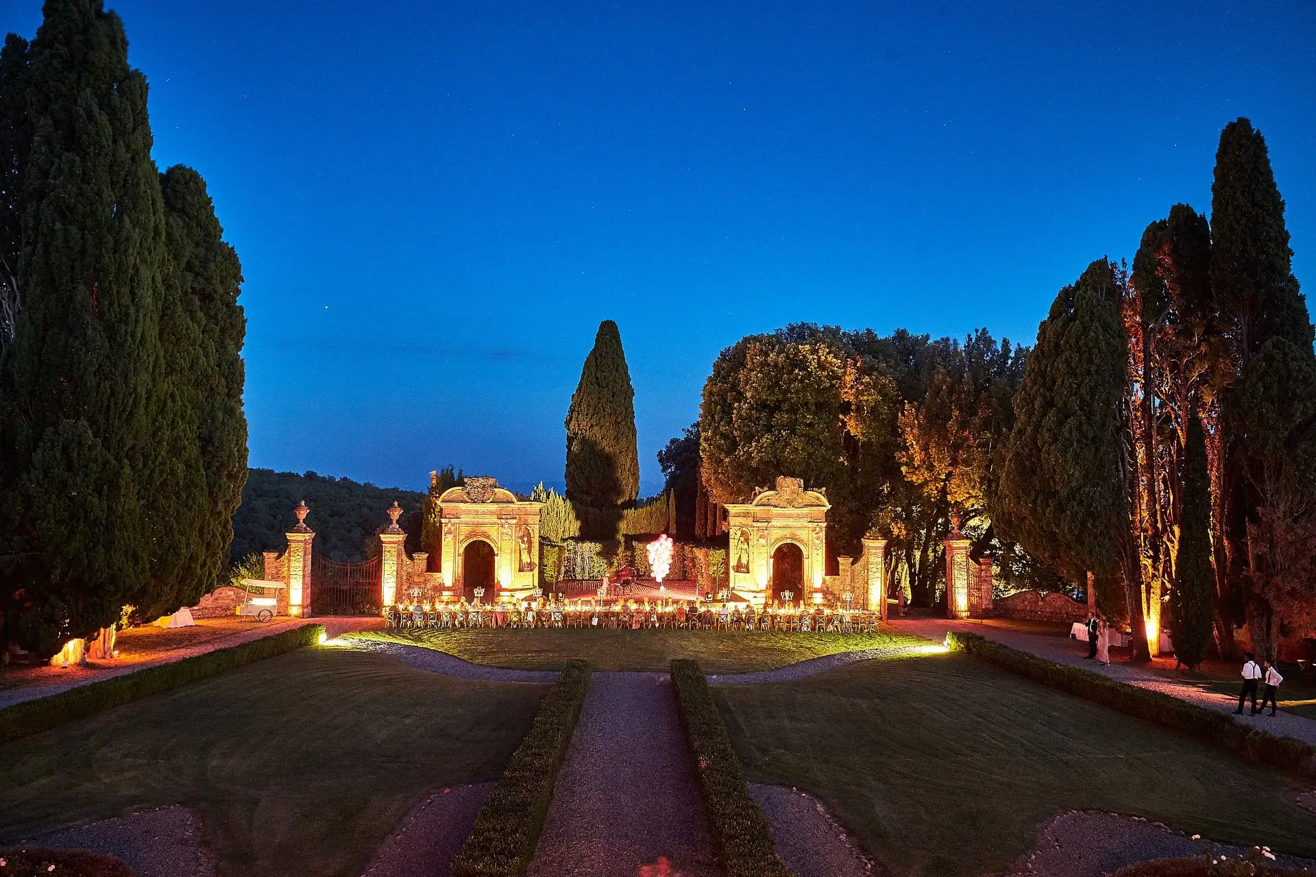 elegant family style welcome dinner