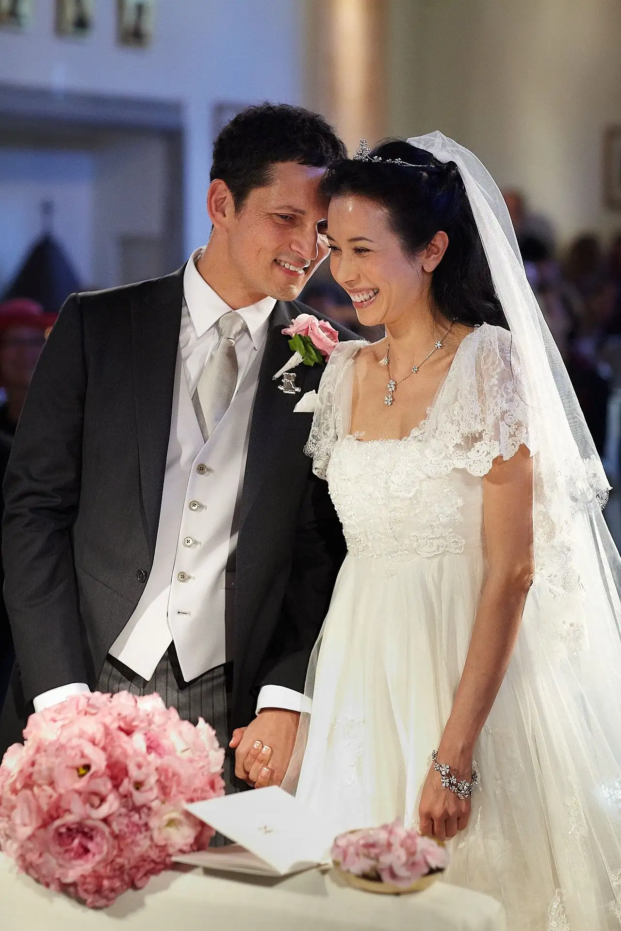 karen mok official wedding photos