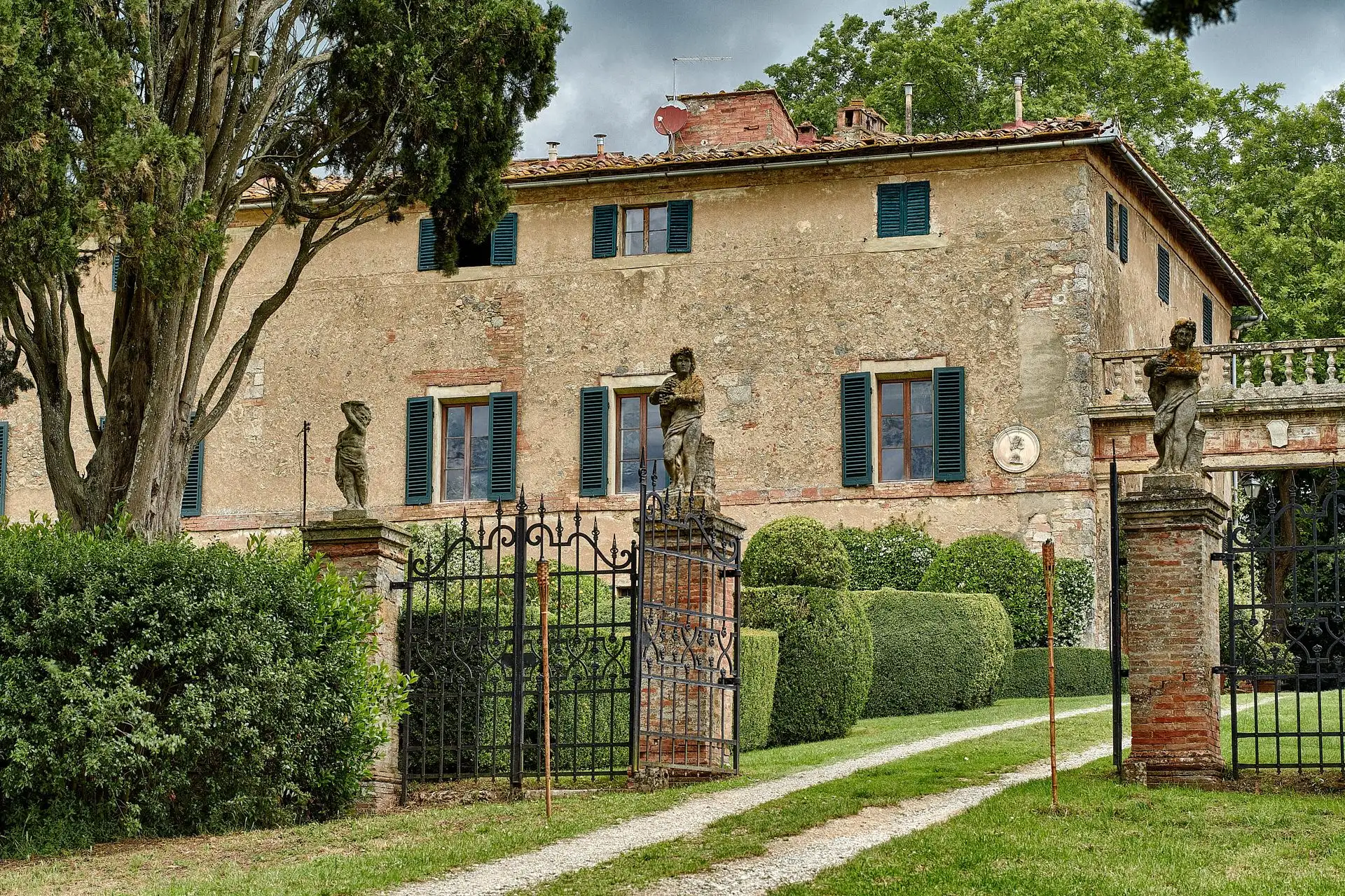 monteriggioni wedding near siena