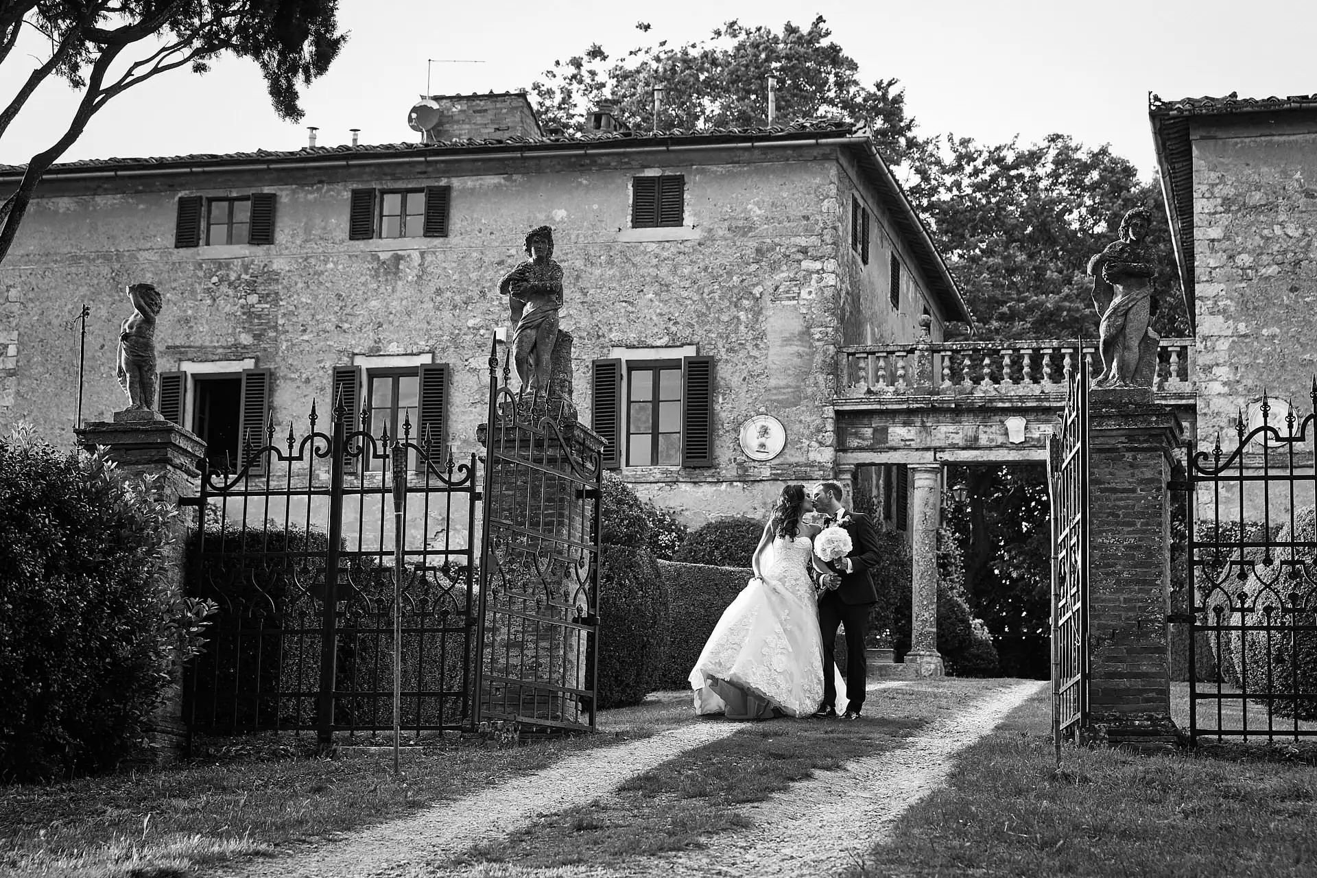 monteriggioni wedding near siena