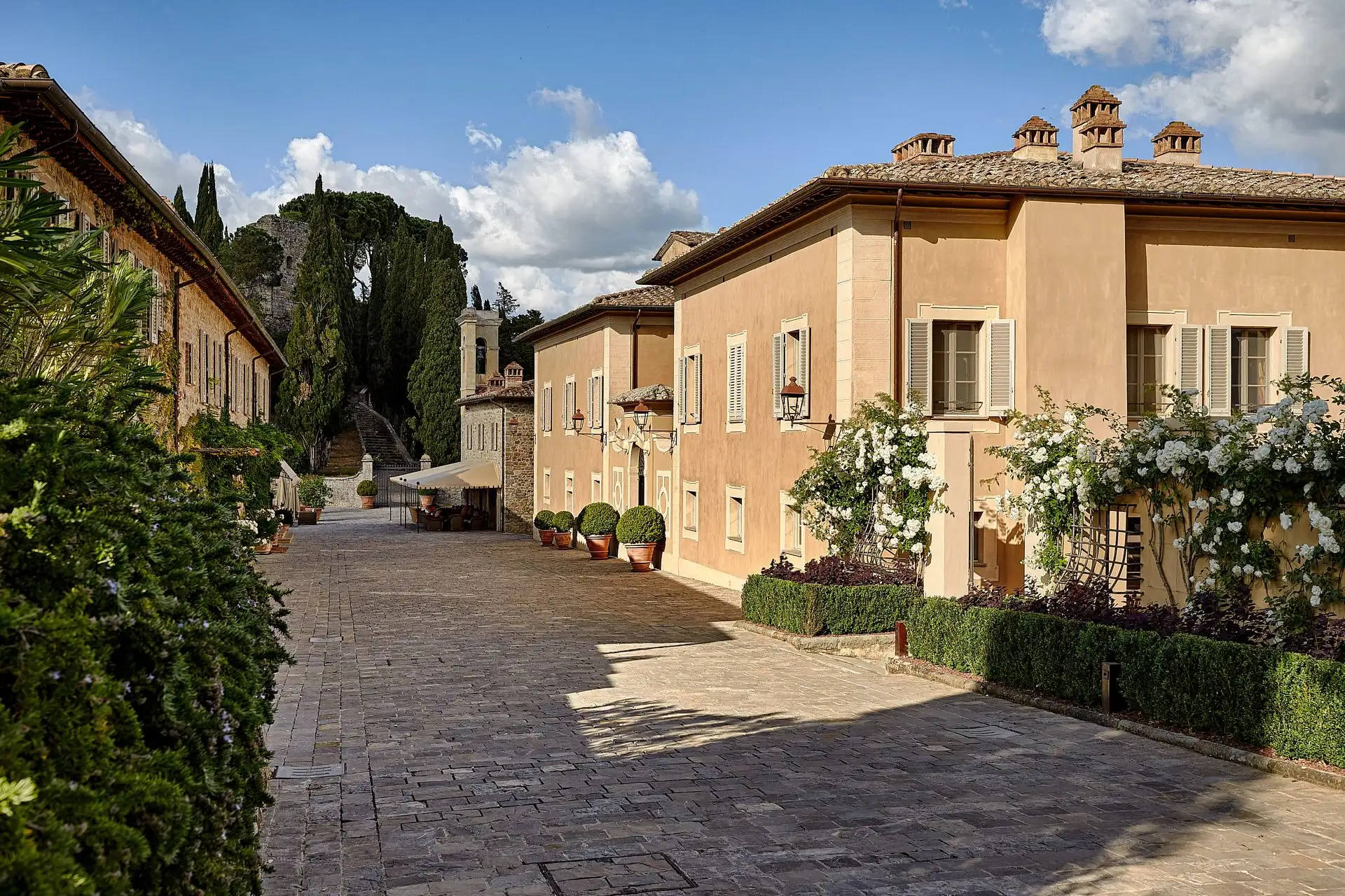 rosewood castiglion del bosco wedding