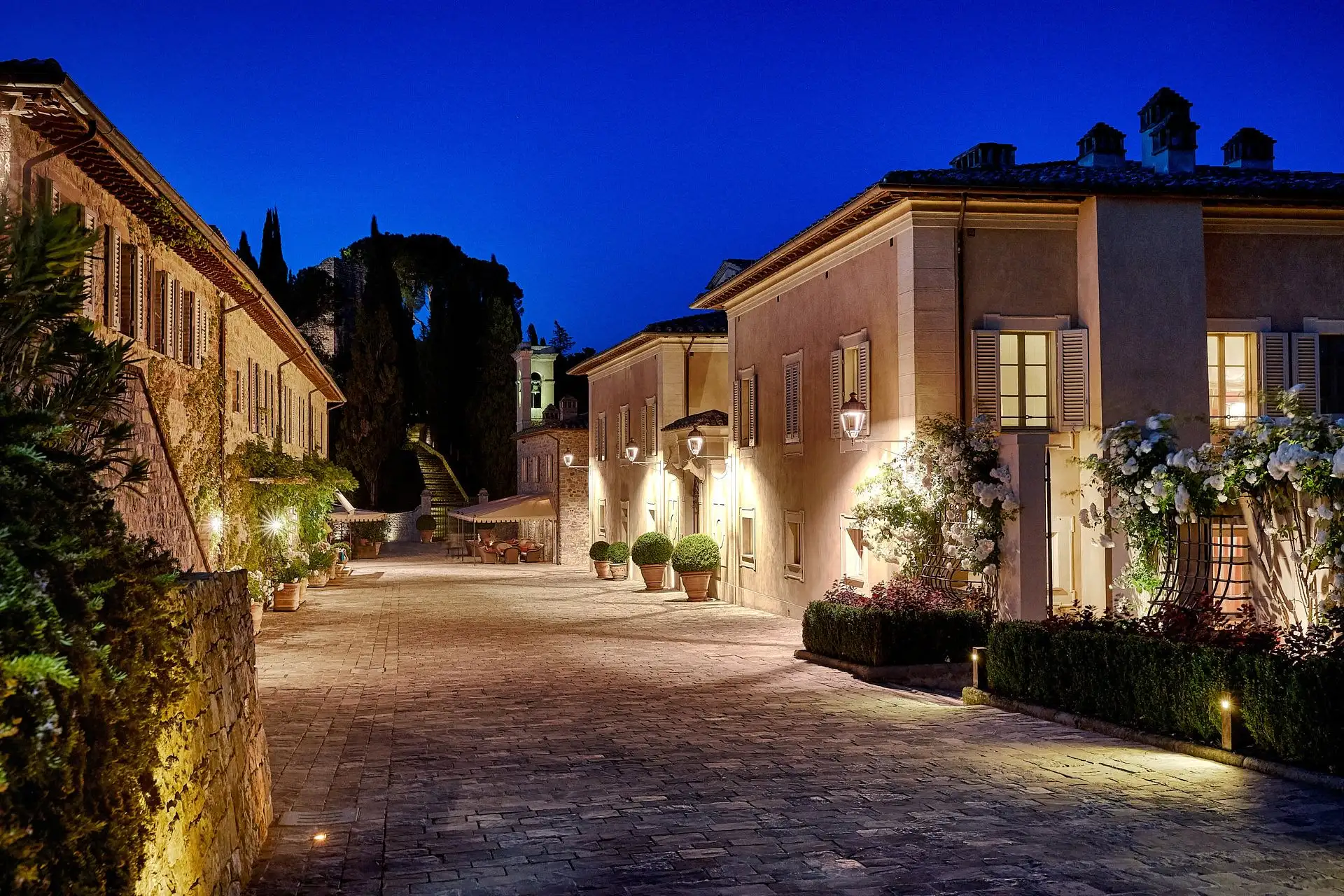 rosewood castiglion del bosco wedding