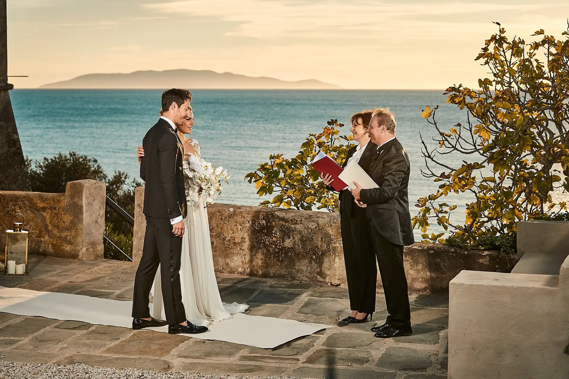 seaside elopement tuscany