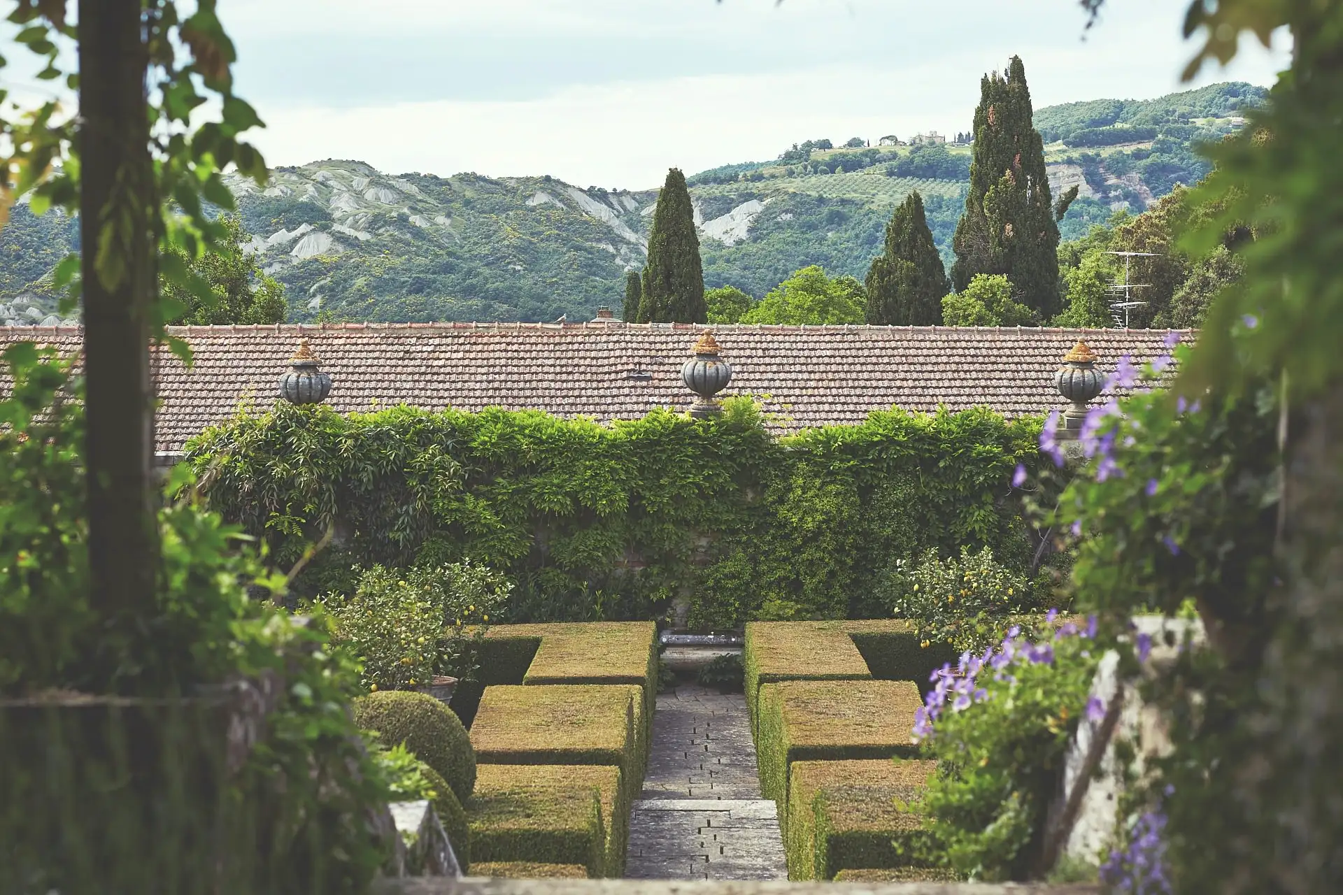 sublime val d orcia wedding