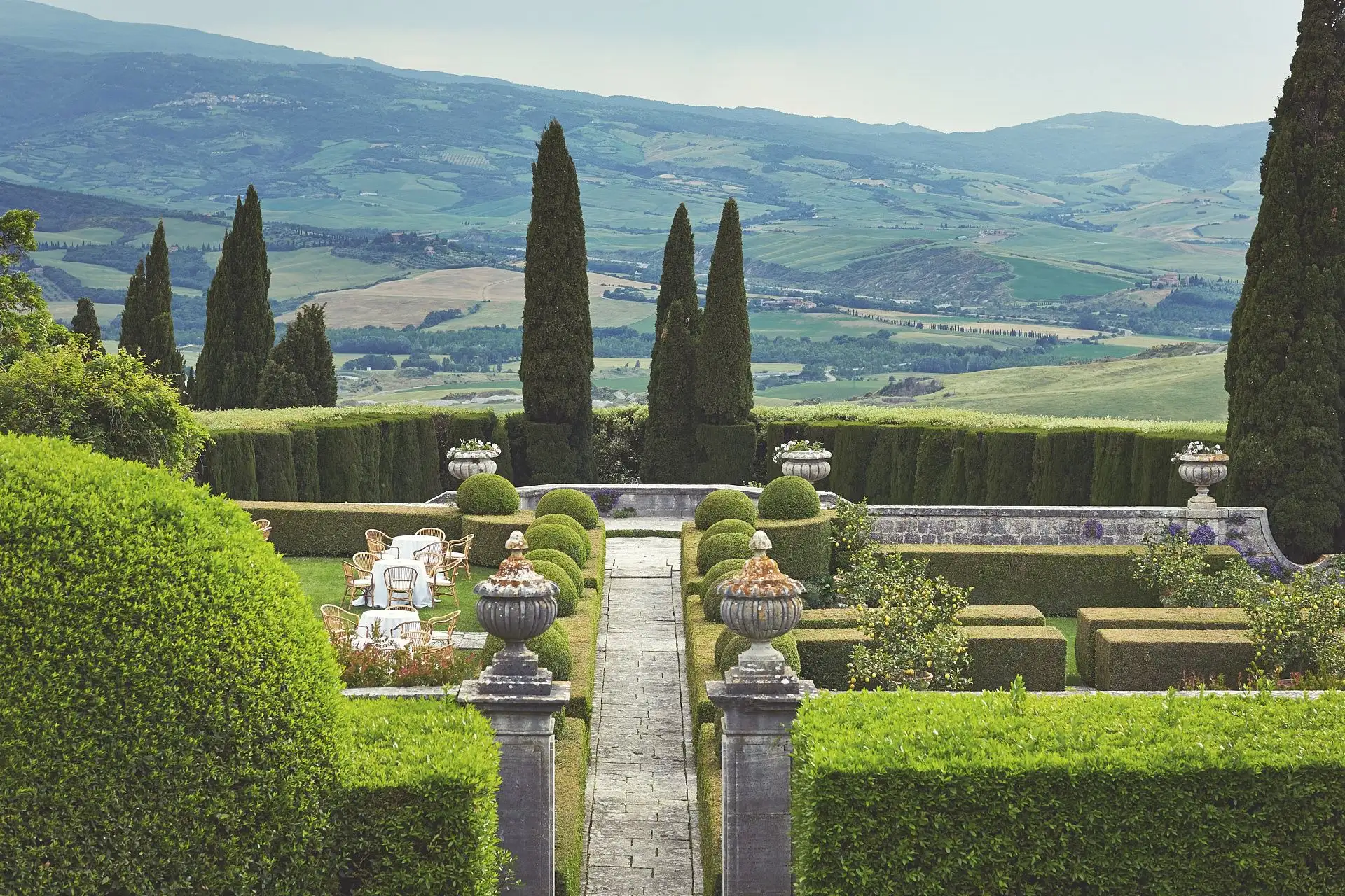 sublime val d orcia wedding