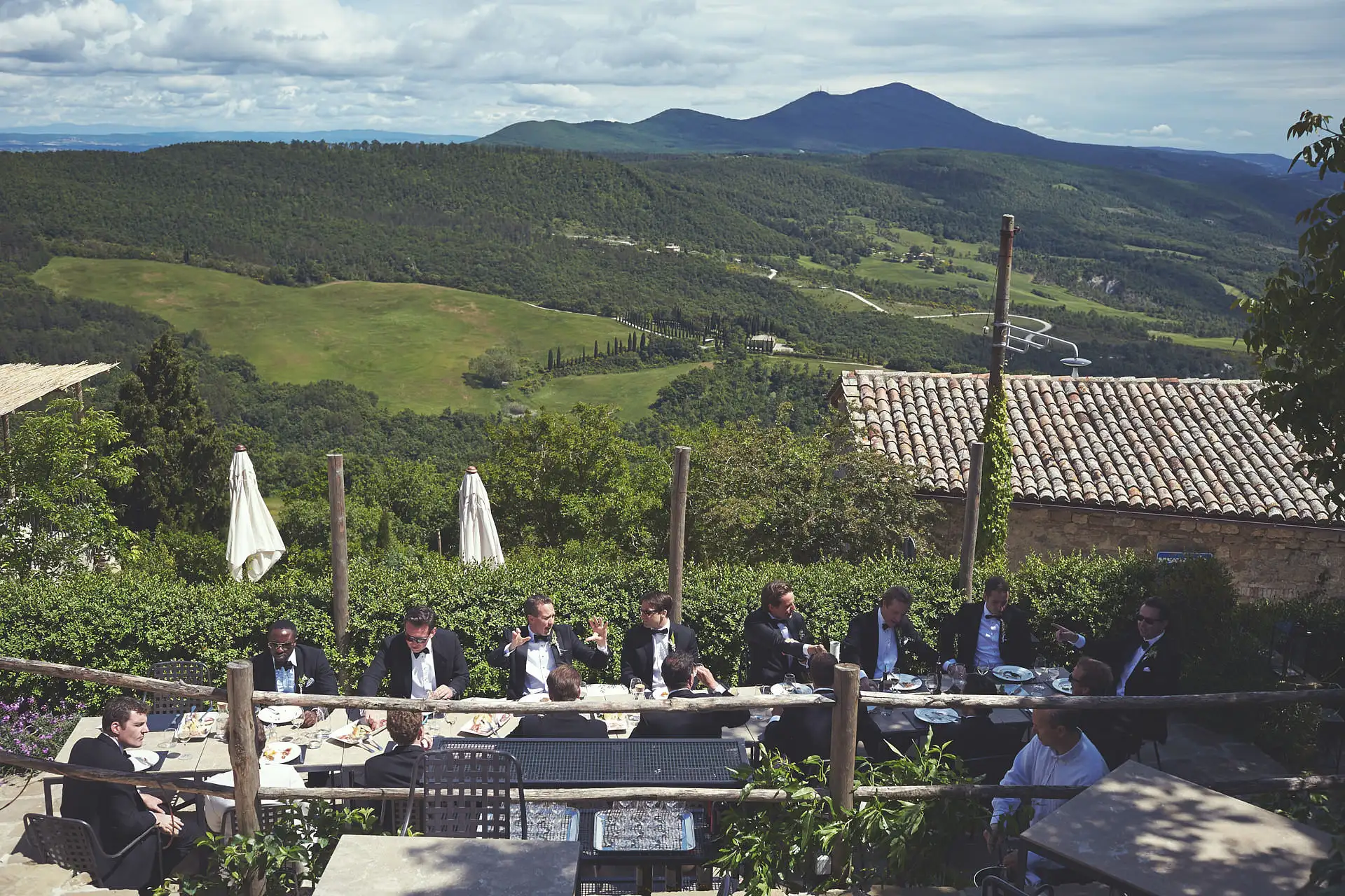 sublime val d orcia wedding
