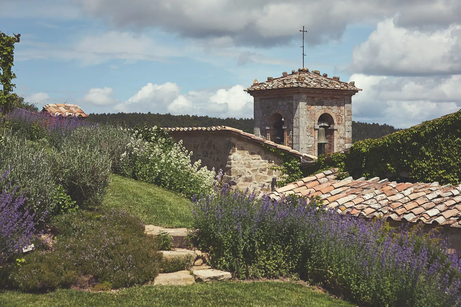 sublime val d orcia wedding