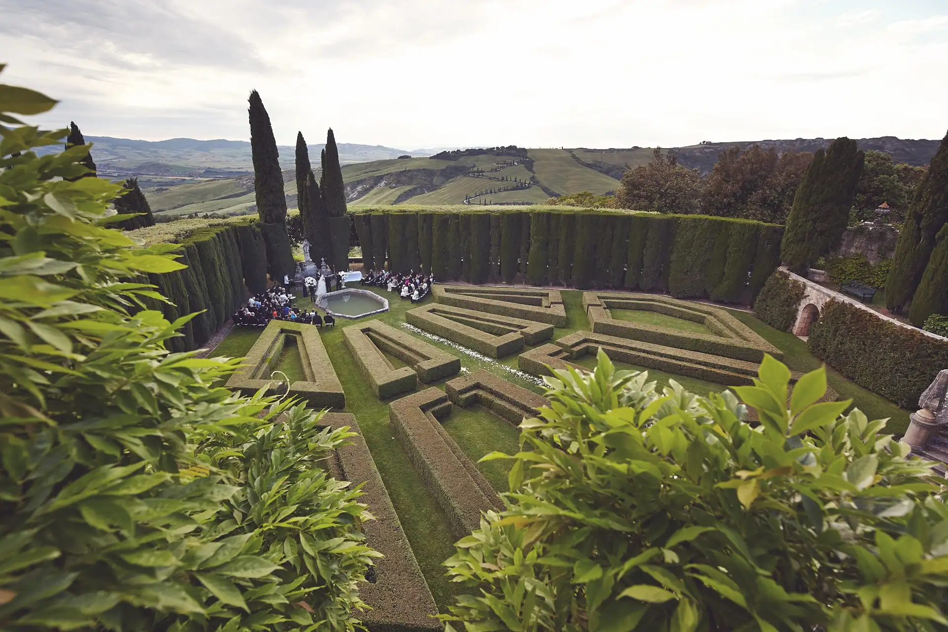 sublime val d orcia wedding