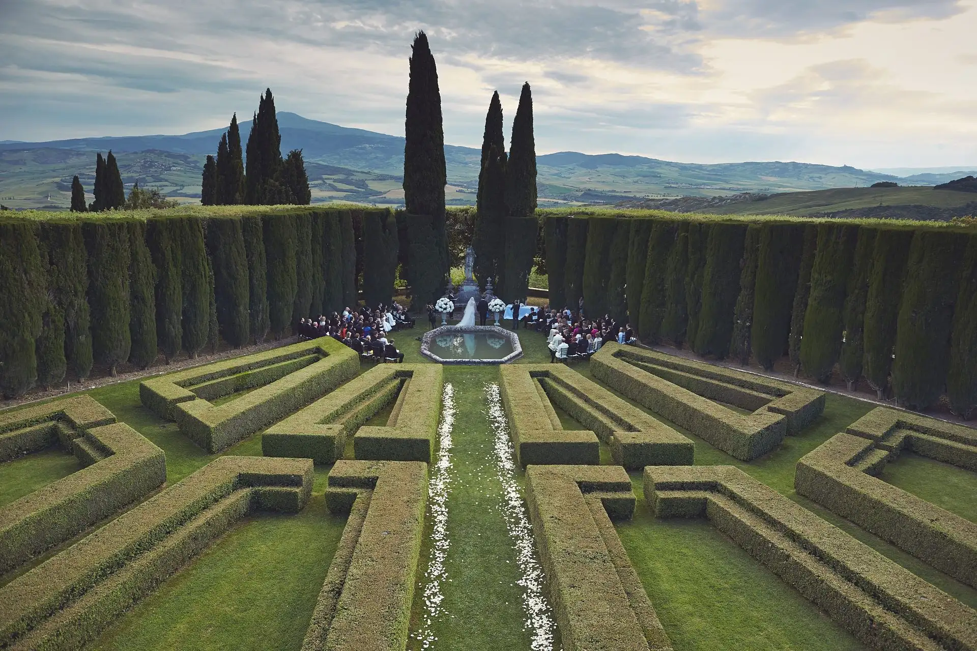 sublime val d orcia wedding