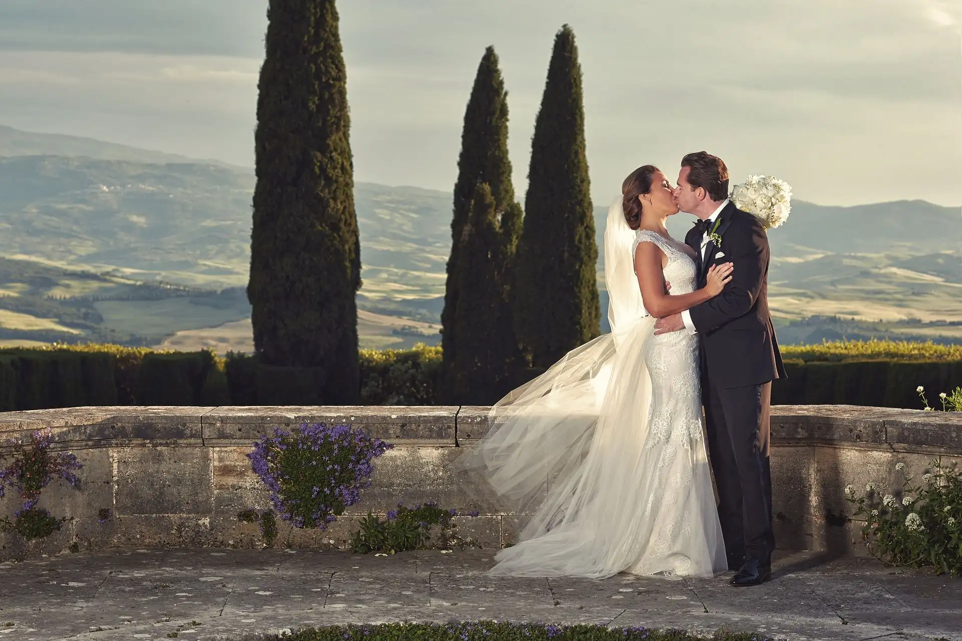 sublime val d orcia wedding