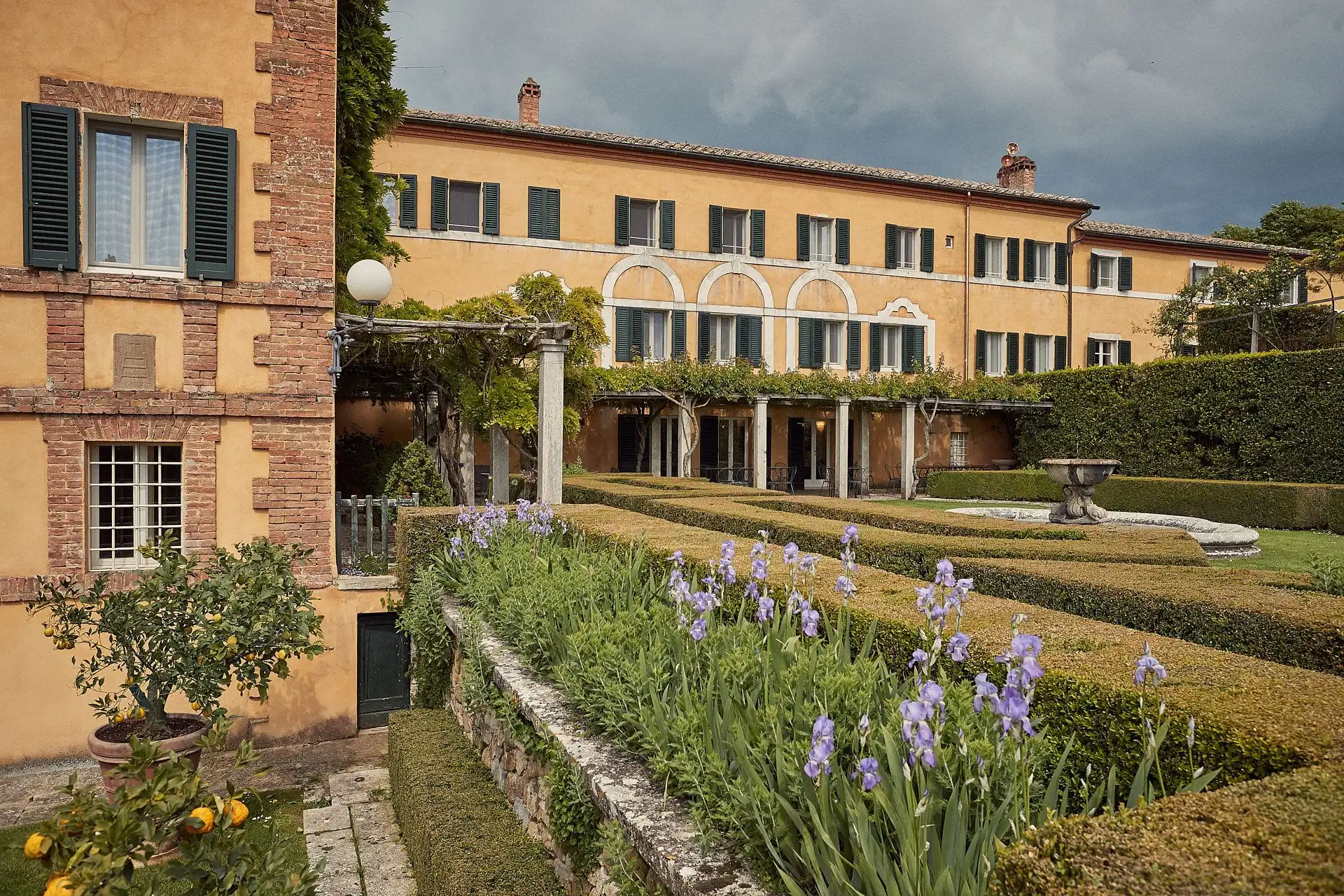 val d orcia wedding venue
