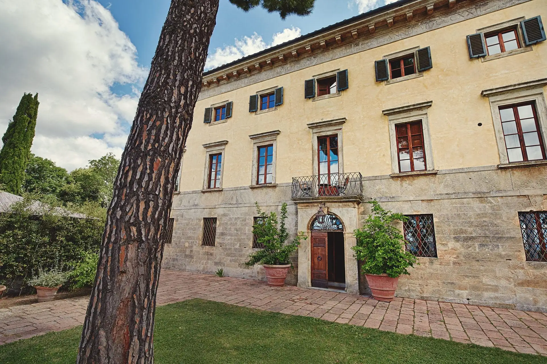 volterra wedding photographer borgo pignano