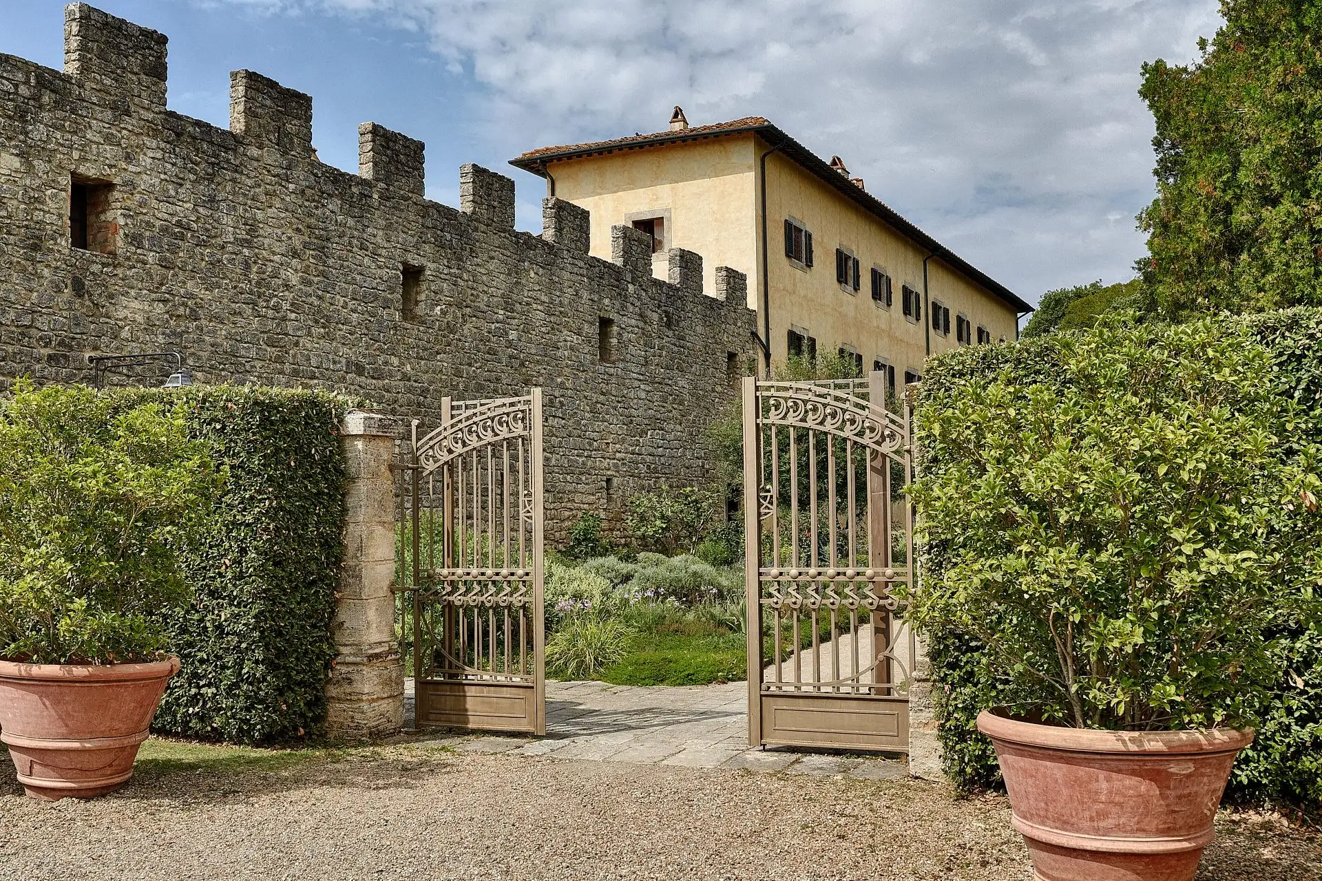 volterra wedding photographer borgo pignano