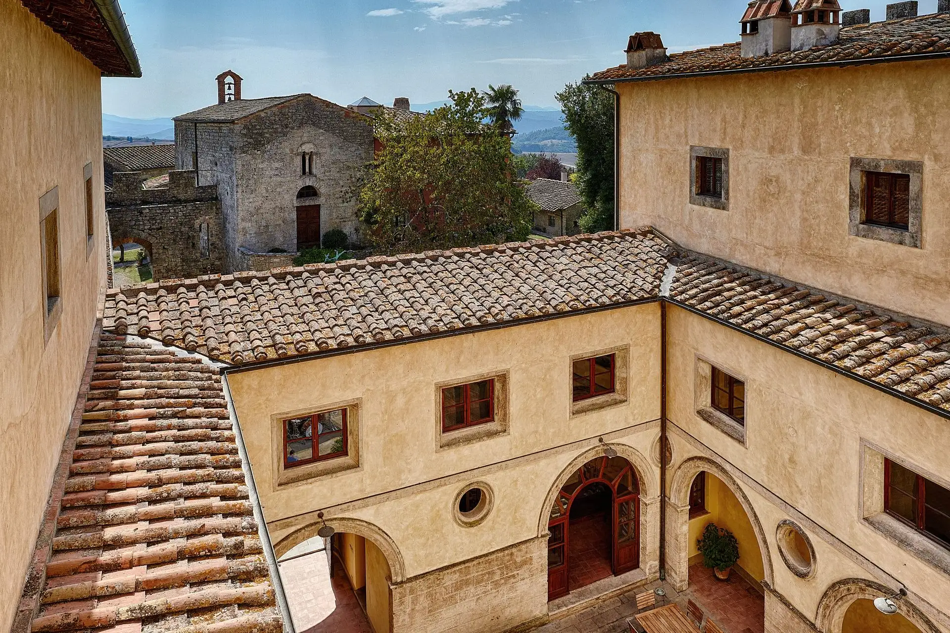 volterra wedding photographer borgo pignano