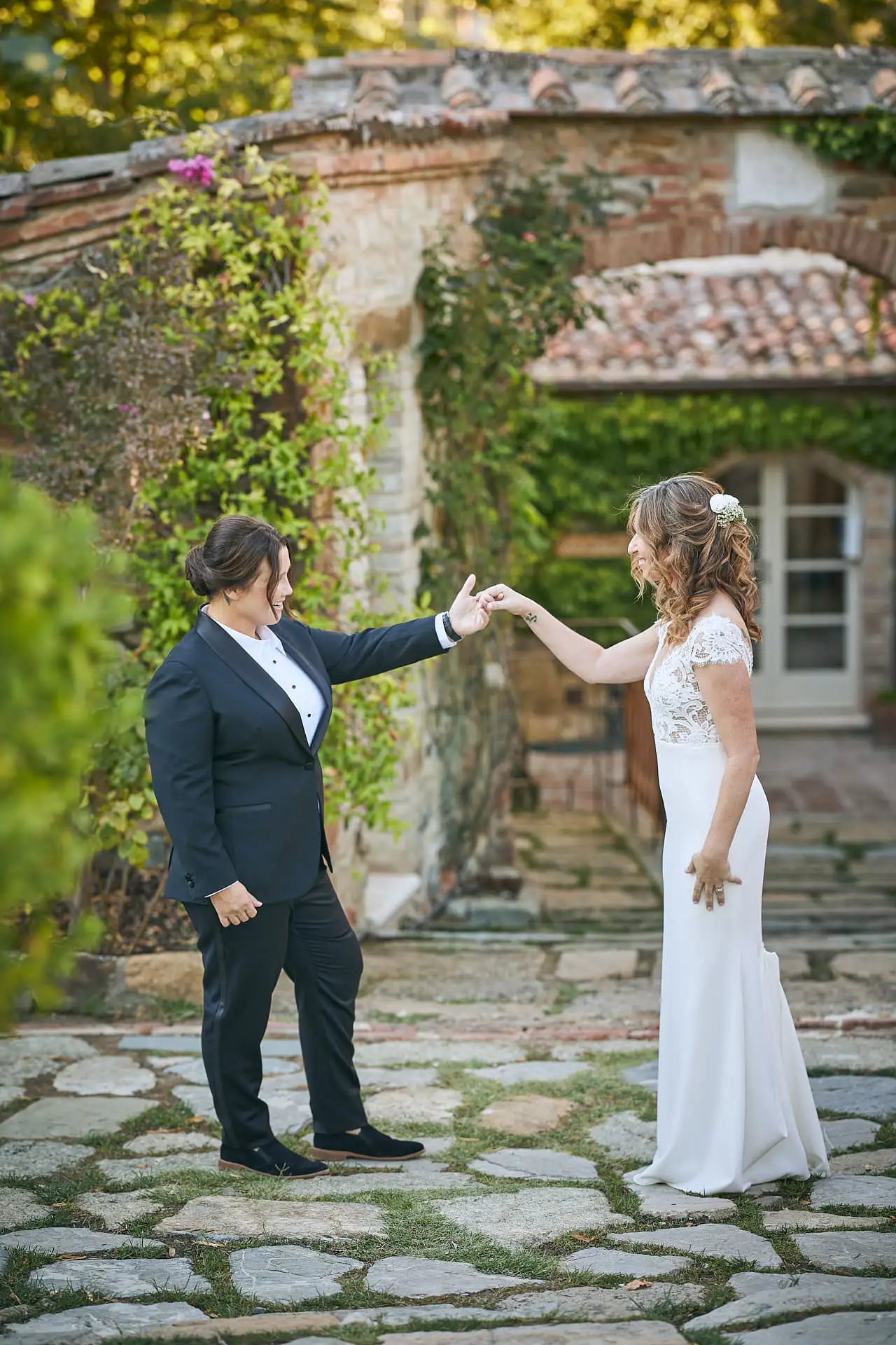 lesbian elopement wedding in italy