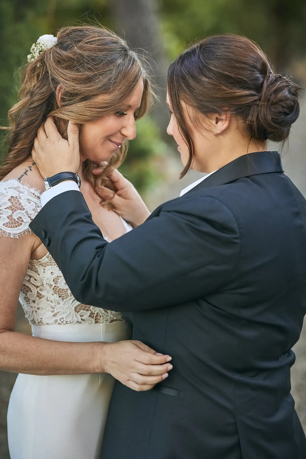 lesbian elopement wedding in italy
