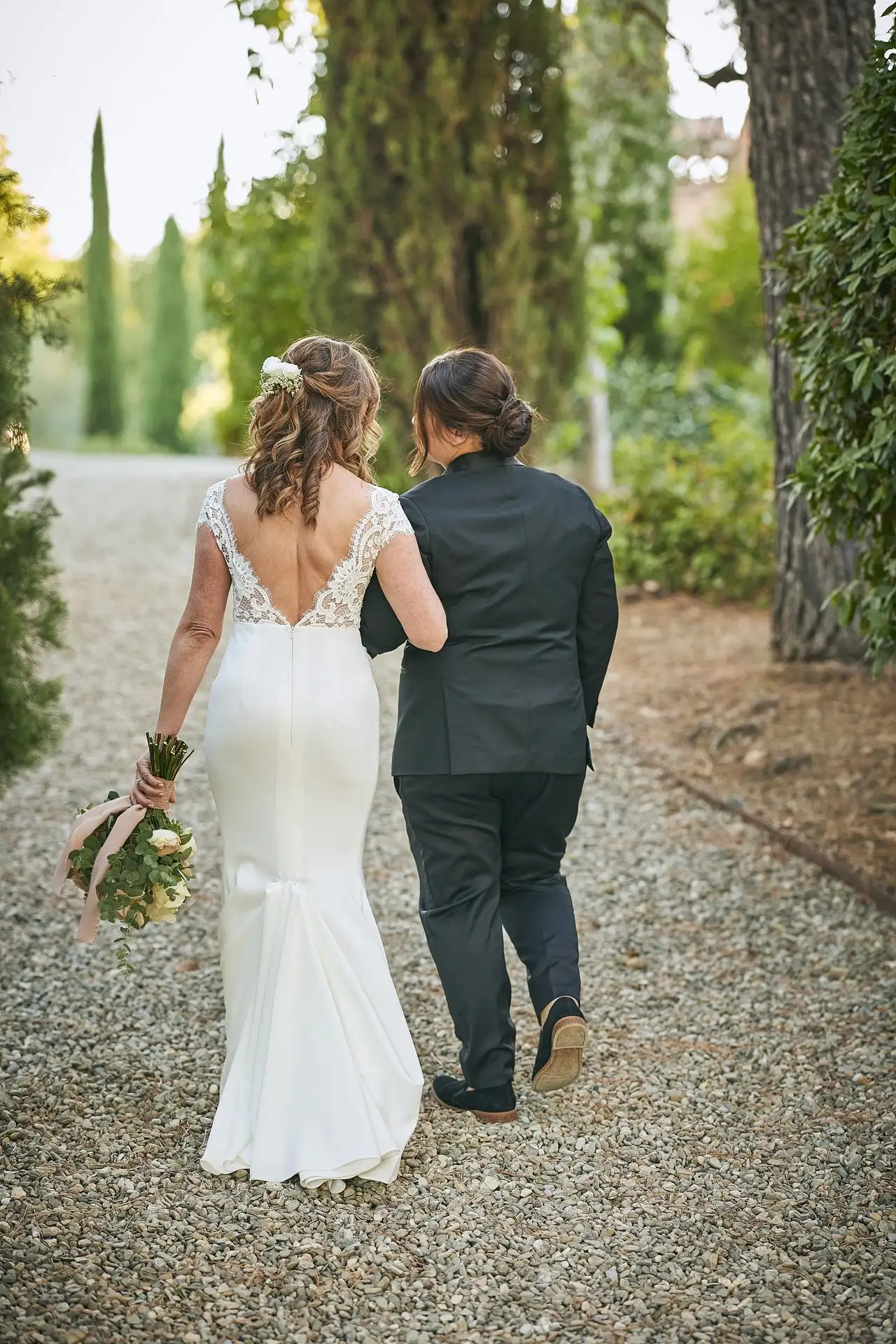 lesbian elopement wedding in italy