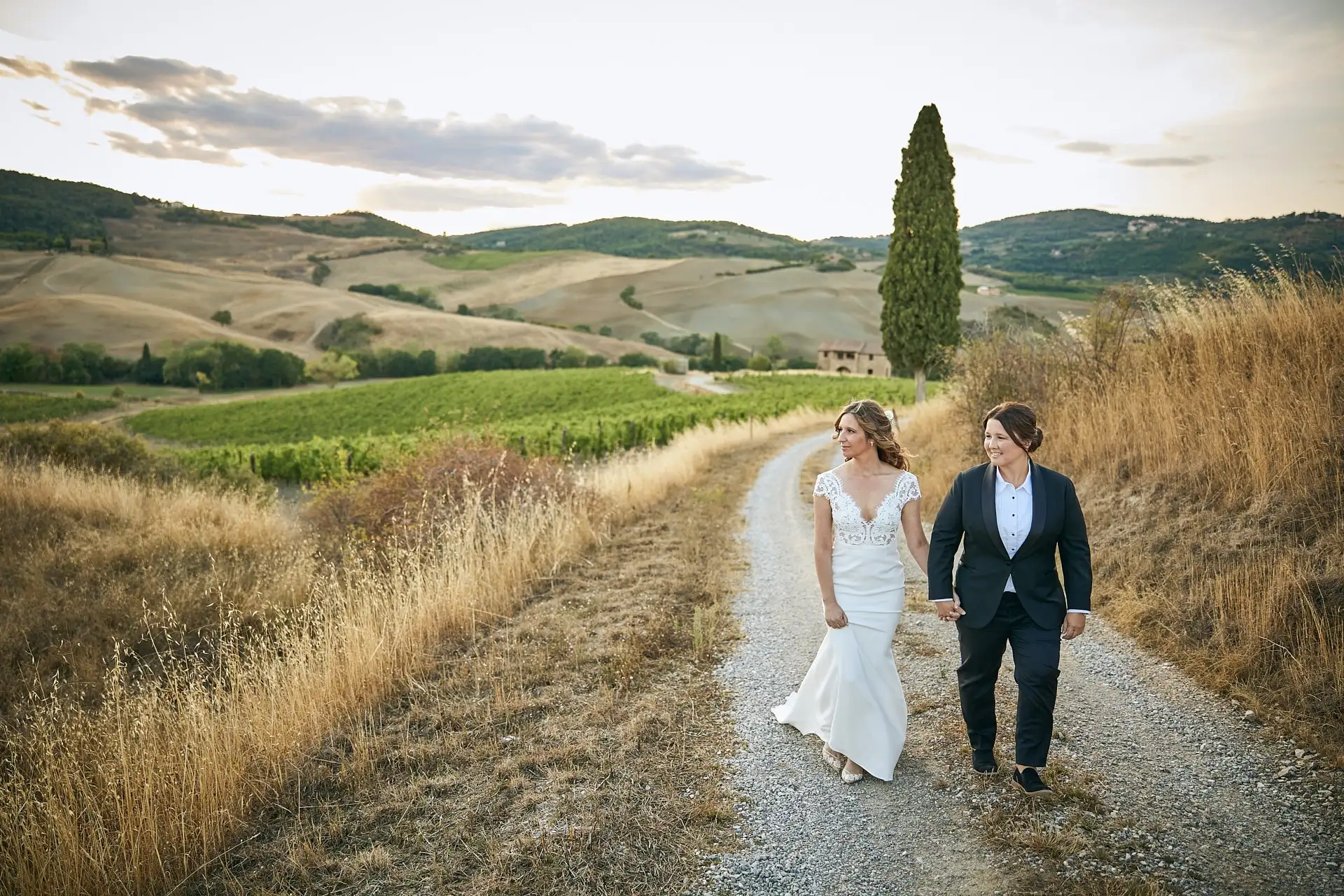 lesbian elopement wedding in italy