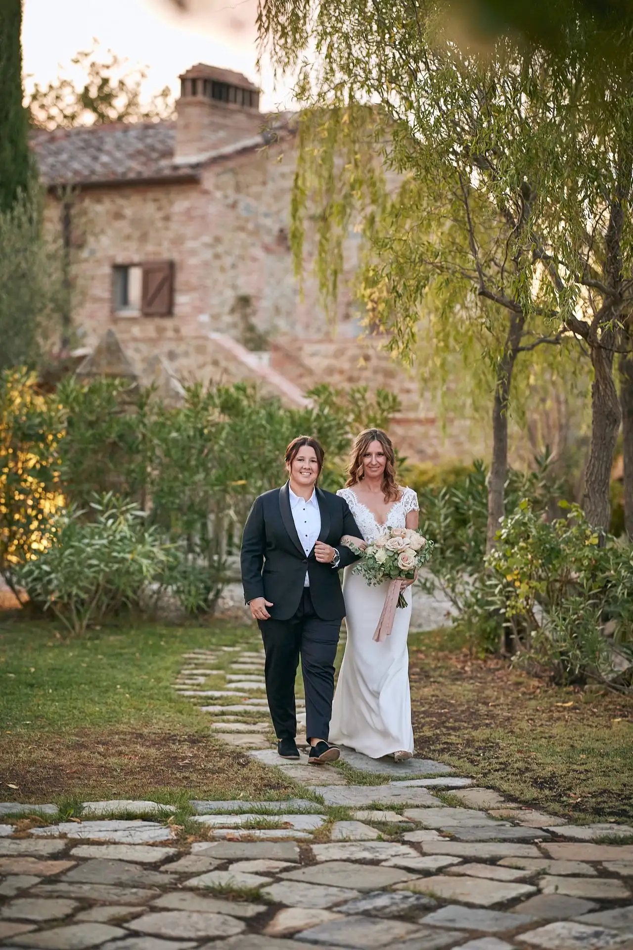 lesbian elopement wedding in italy