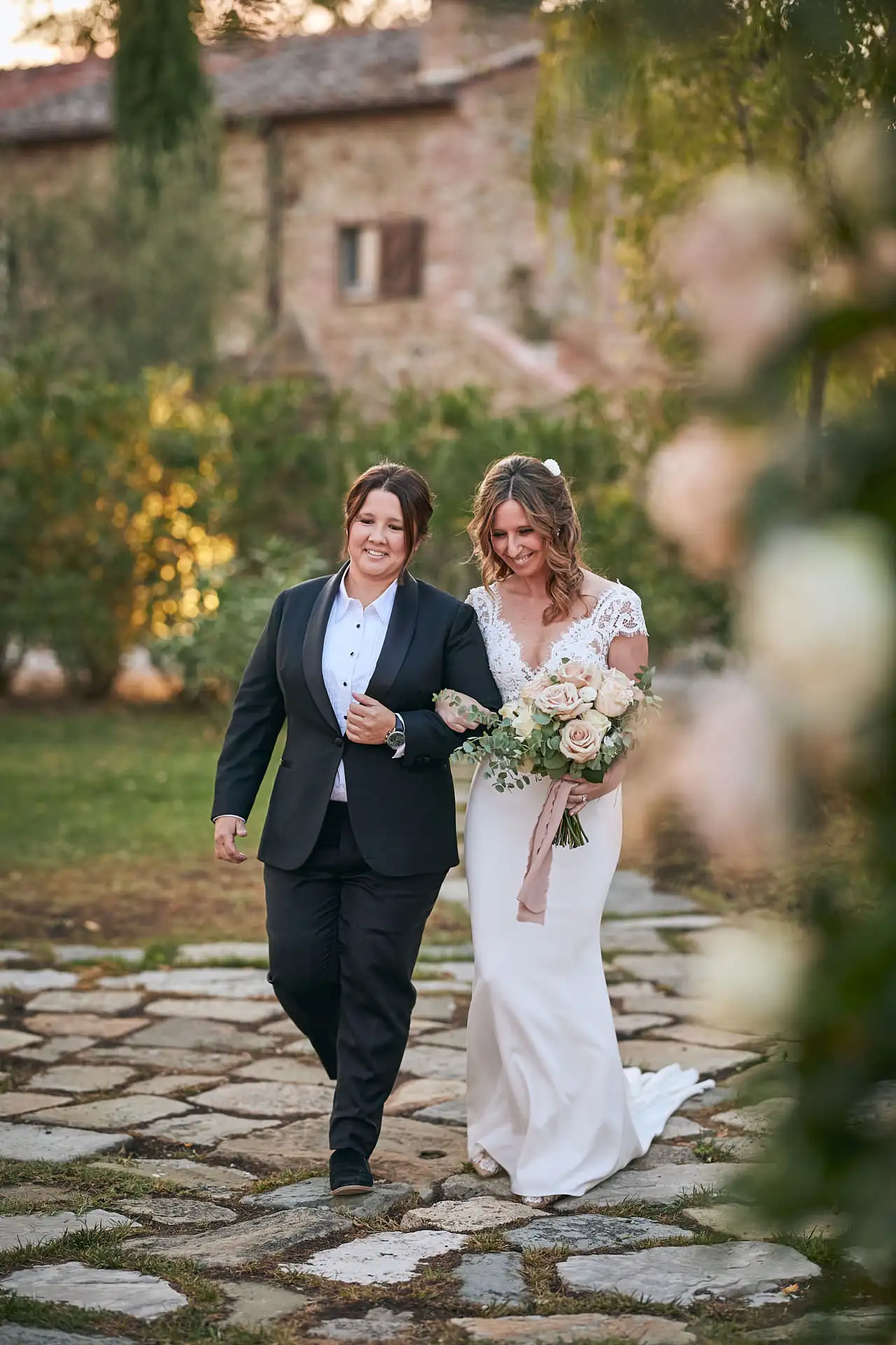 lesbian elopement wedding in italy