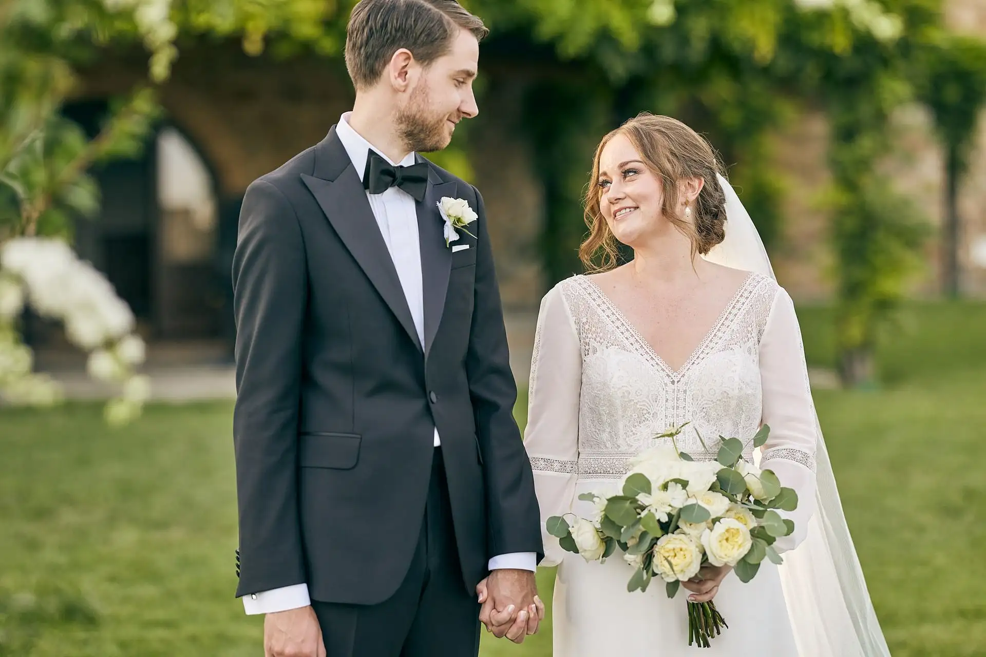 intimate vineyard elopement