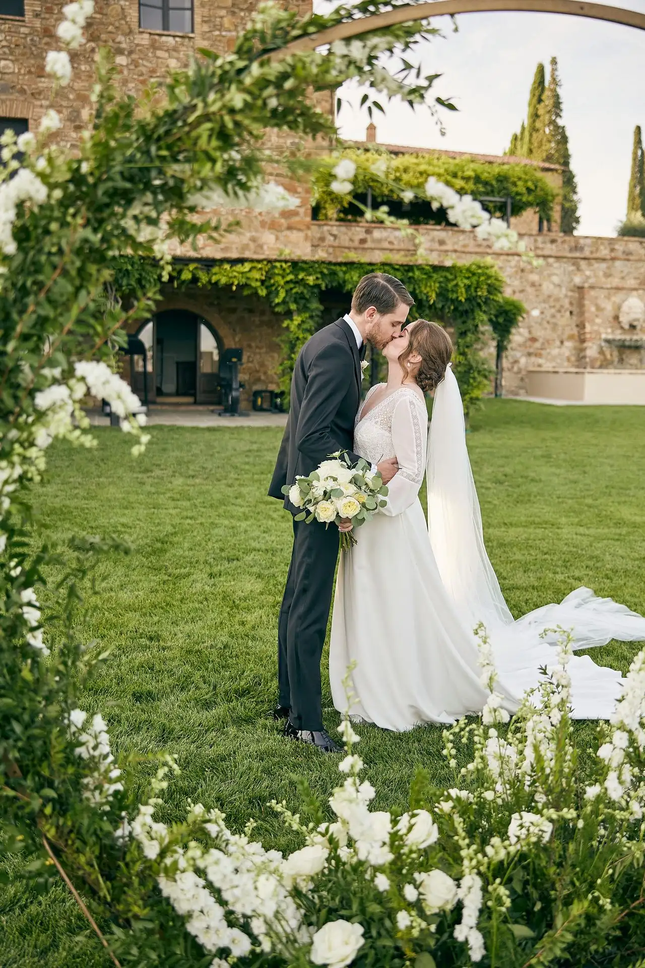 intimate vineyard elopement