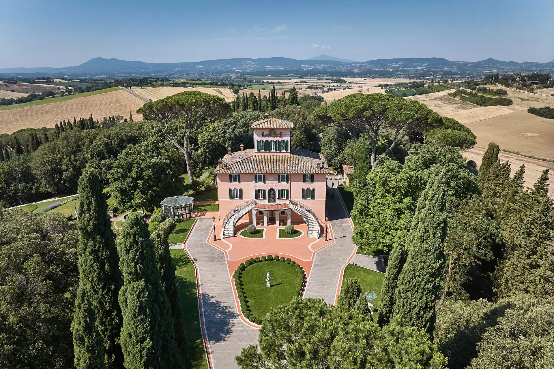 elegant jewish wedding in tuscany