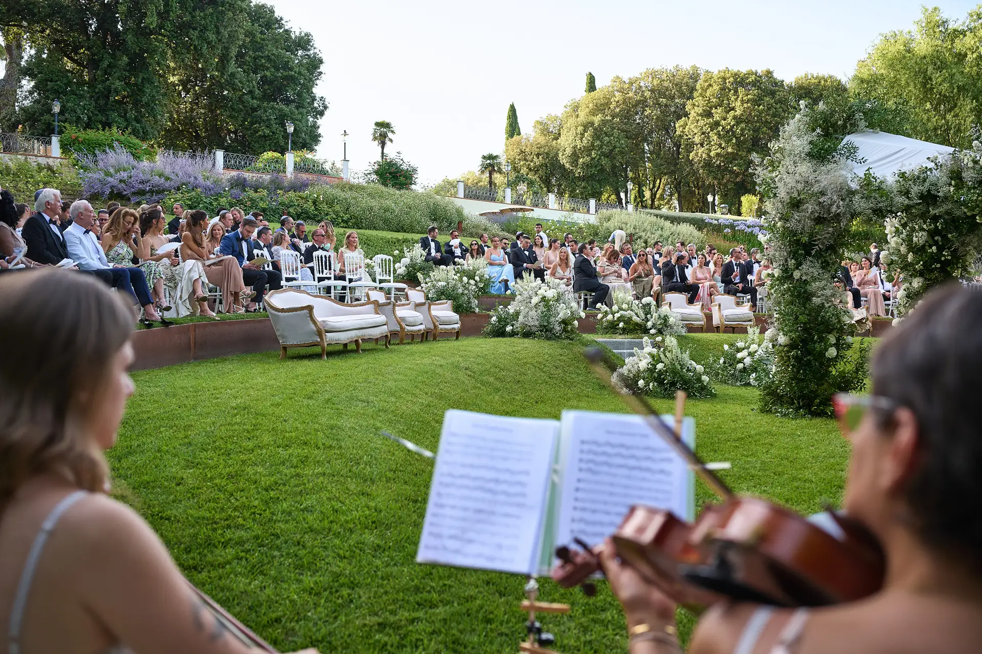 elegant jewish wedding in tuscany