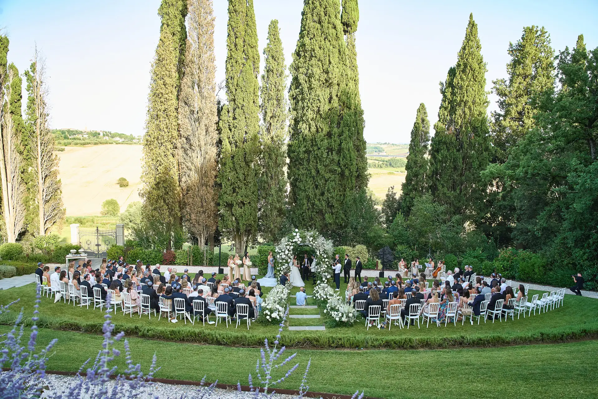 elegant jewish wedding in tuscany