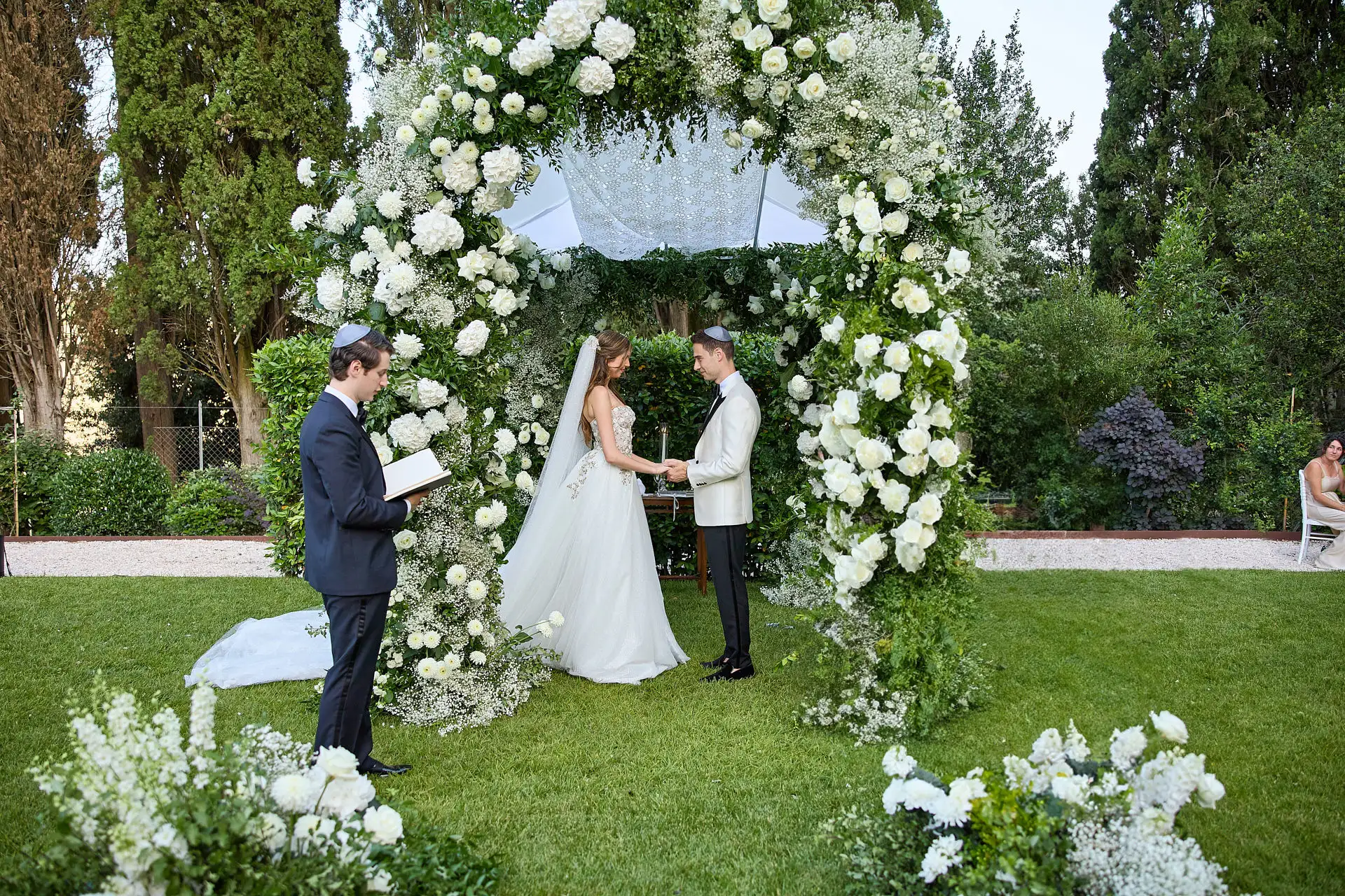 elegant jewish wedding in tuscany