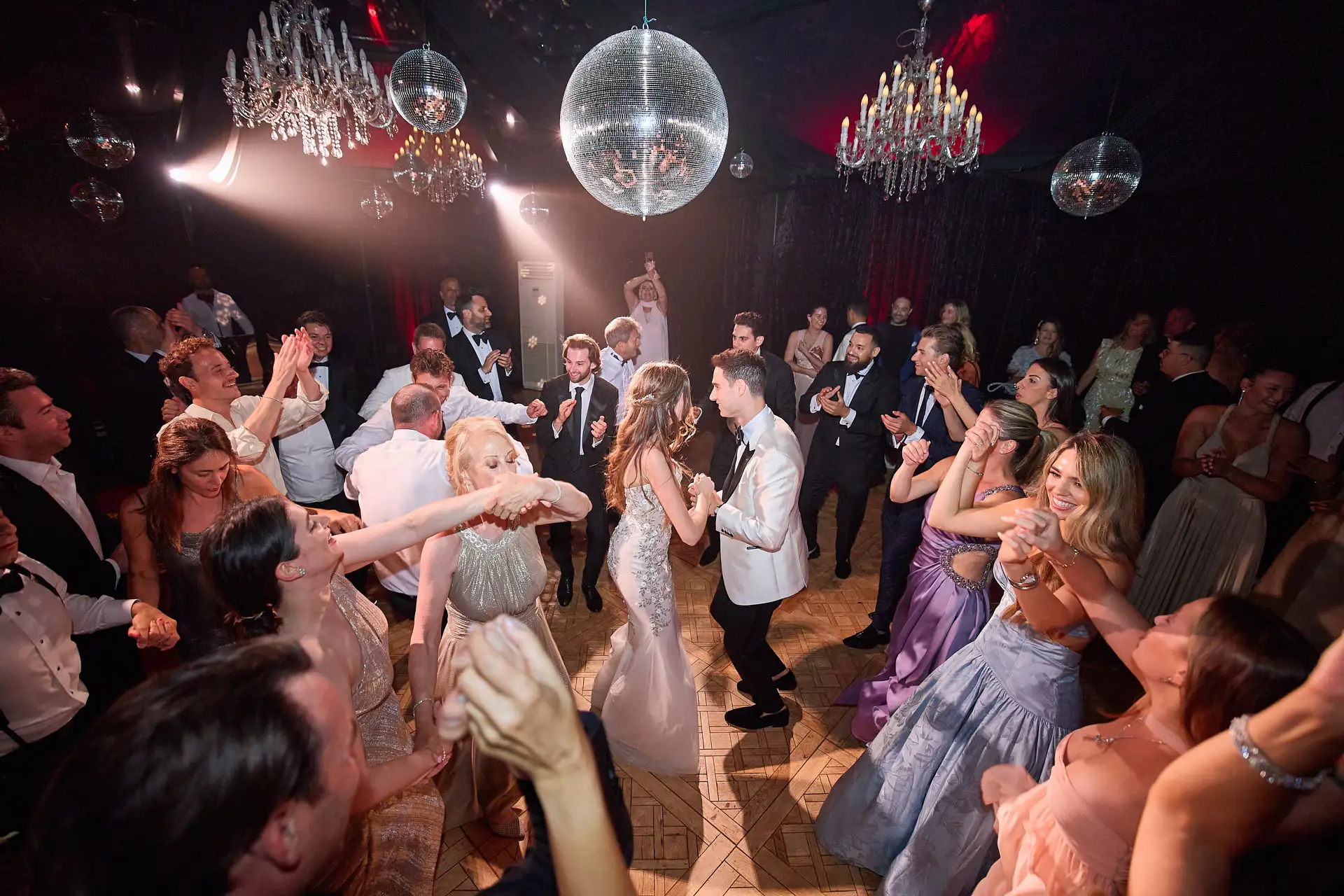 elegant jewish wedding in tuscany