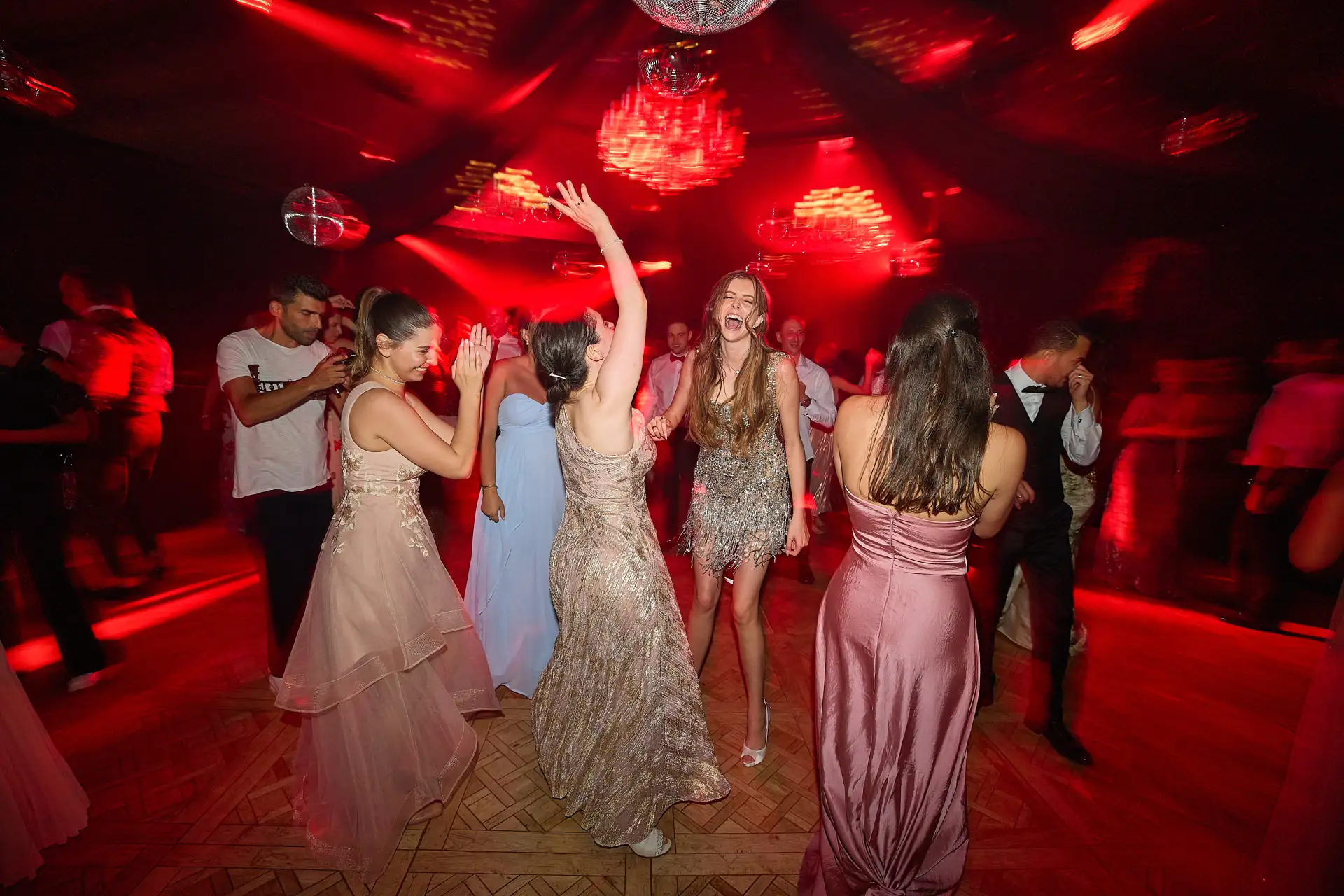 elegant jewish wedding in tuscany