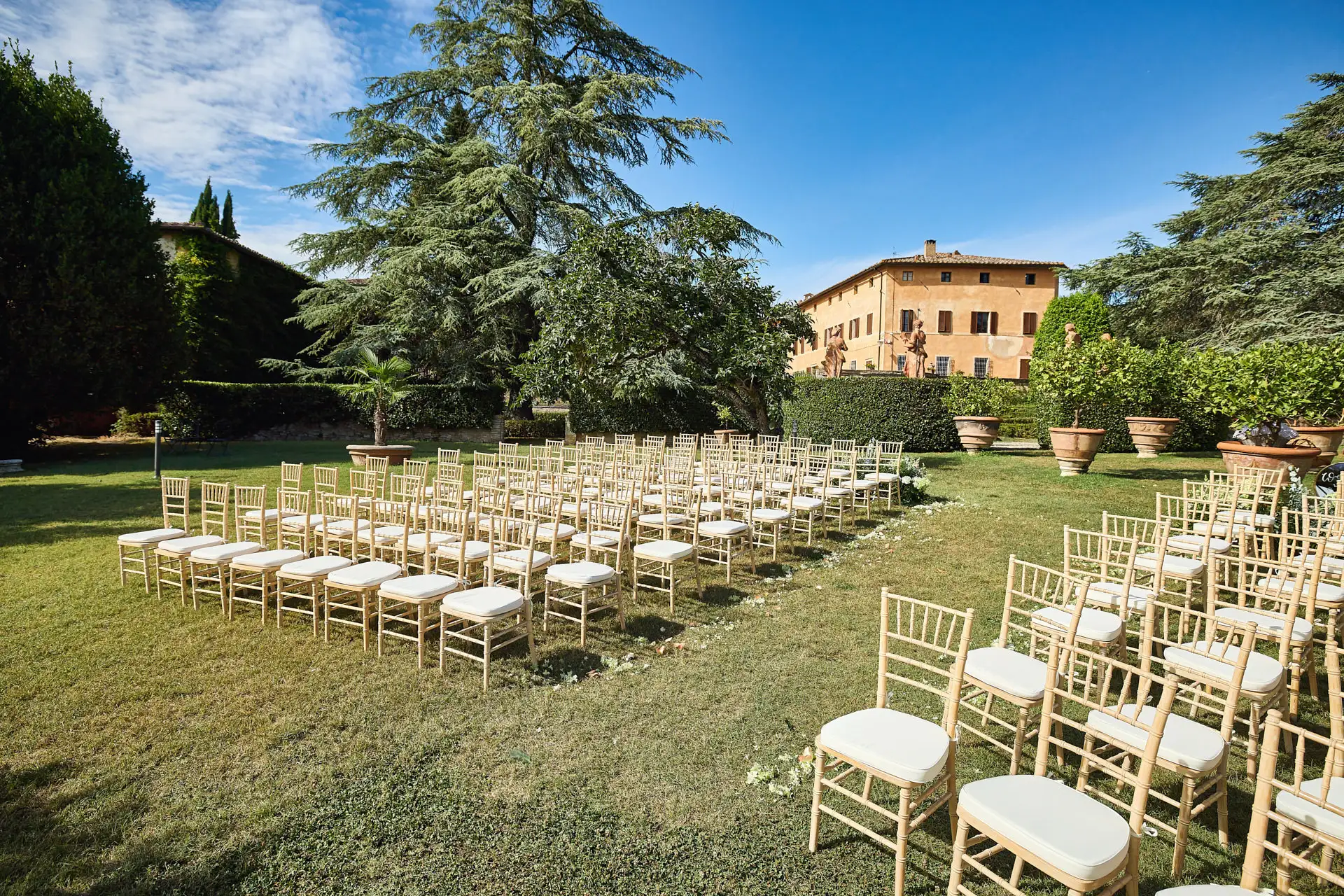 rustic wedding in tuscany