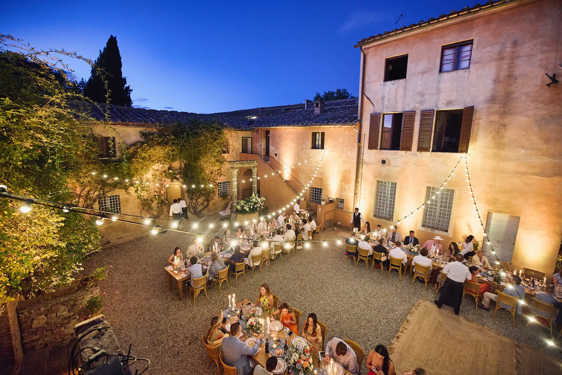 rustic wedding in tuscany