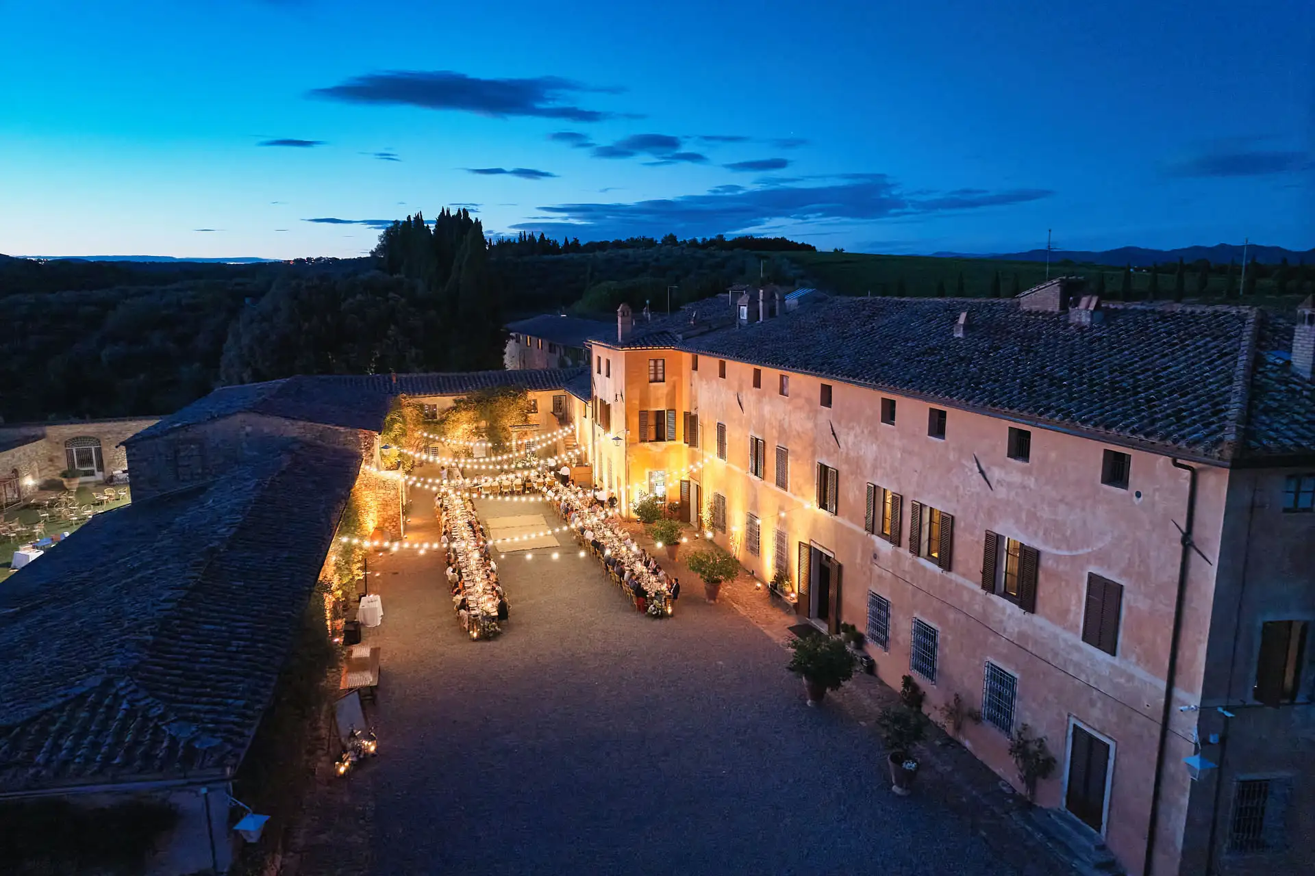 rustic wedding in tuscany