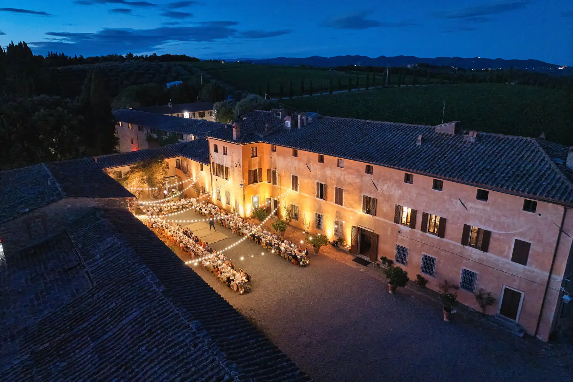 rustic wedding in tuscany
