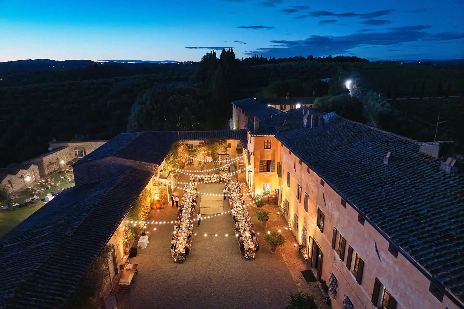 rustic wedding in tuscany