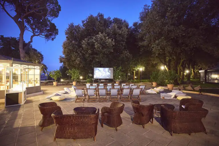 welcome dinner under stars