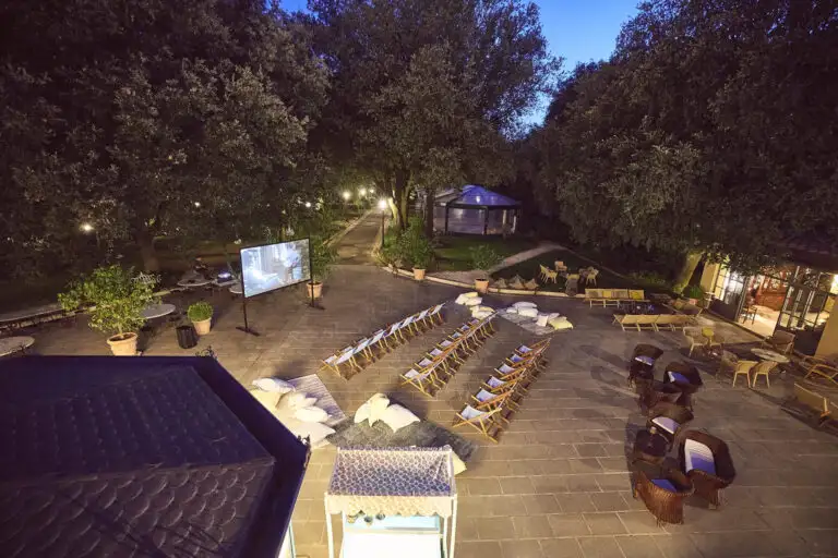 welcome dinner under stars