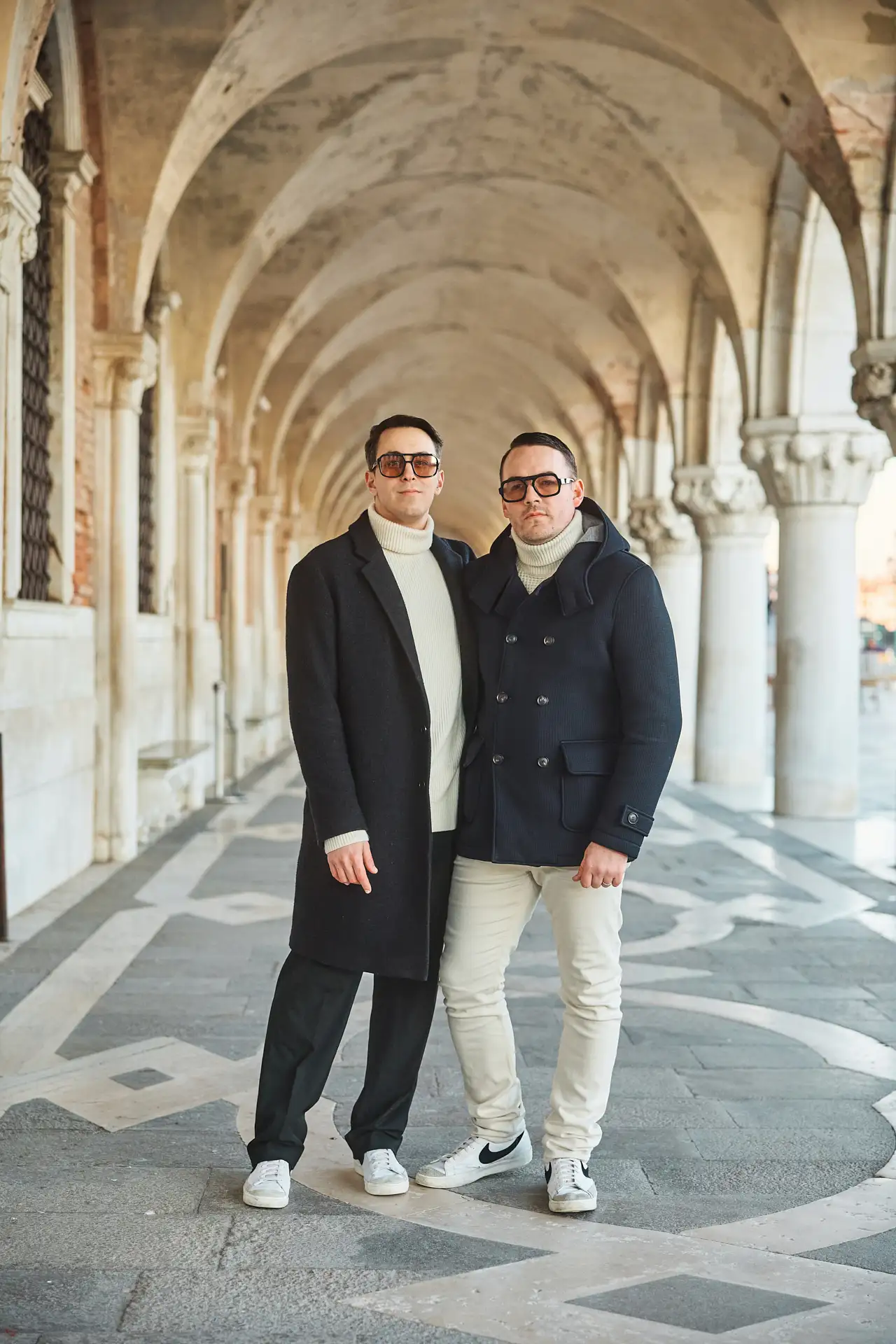 stylish venice engagement shoot