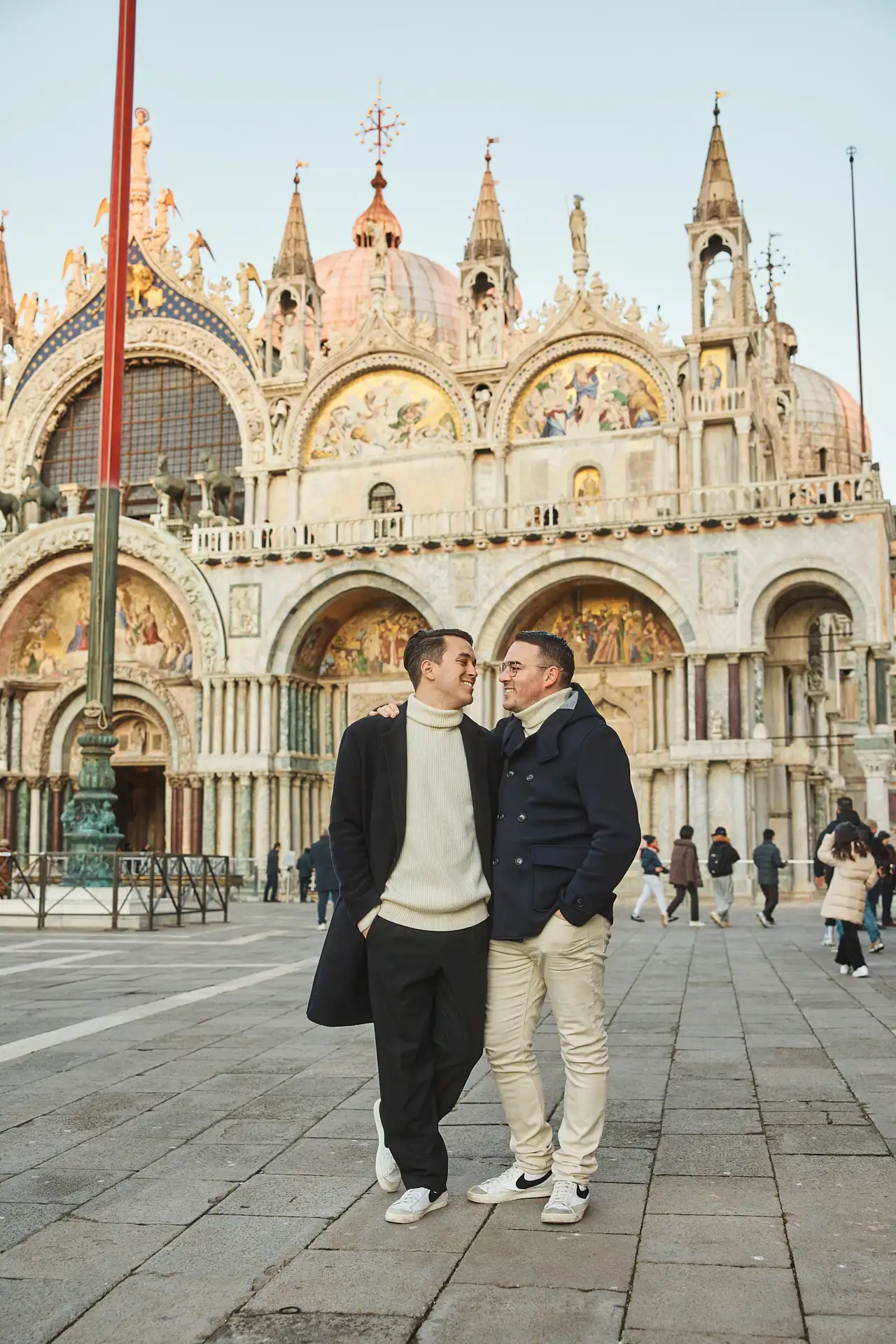 stylish venice engagement shoot