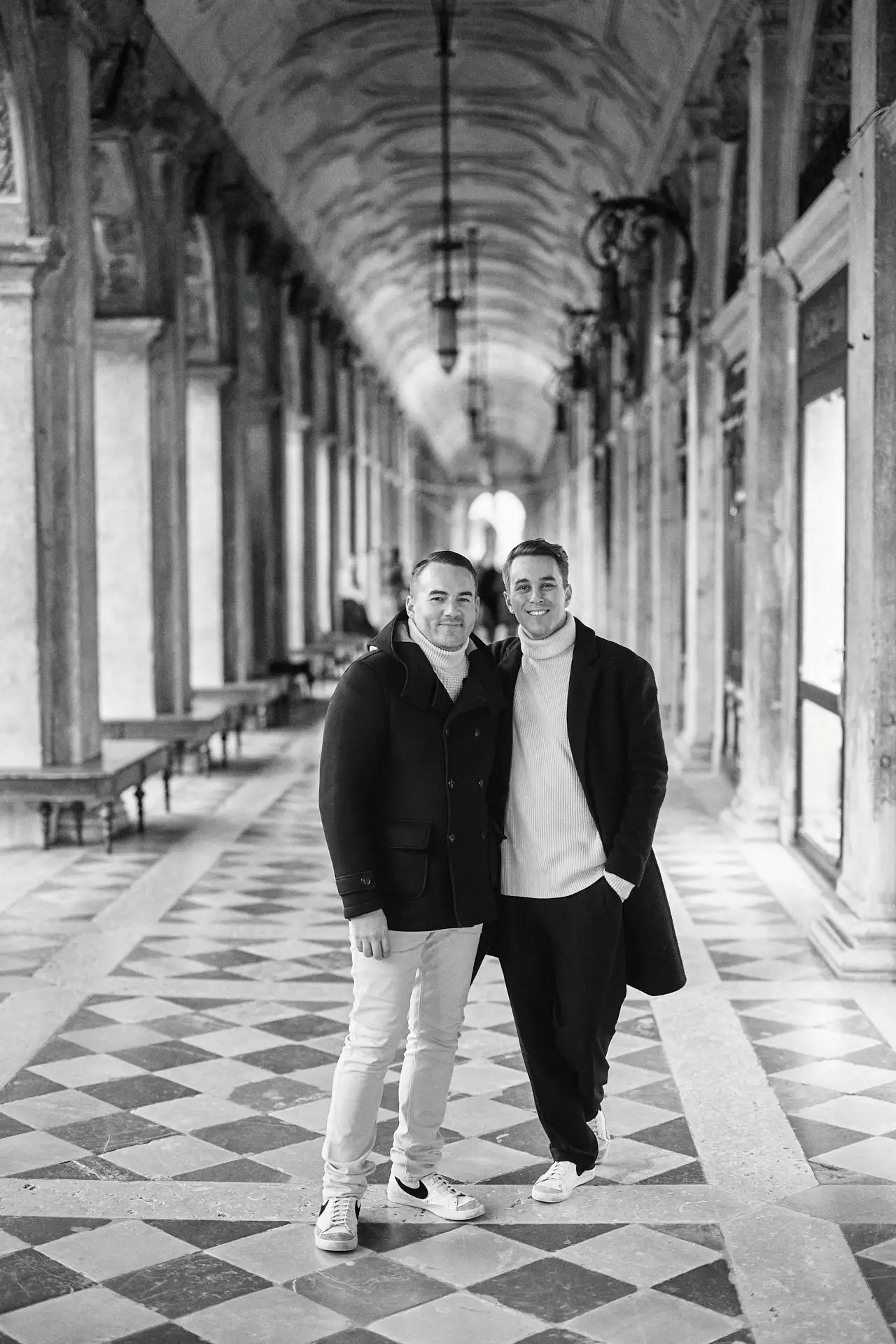 stylish venice engagement shoot